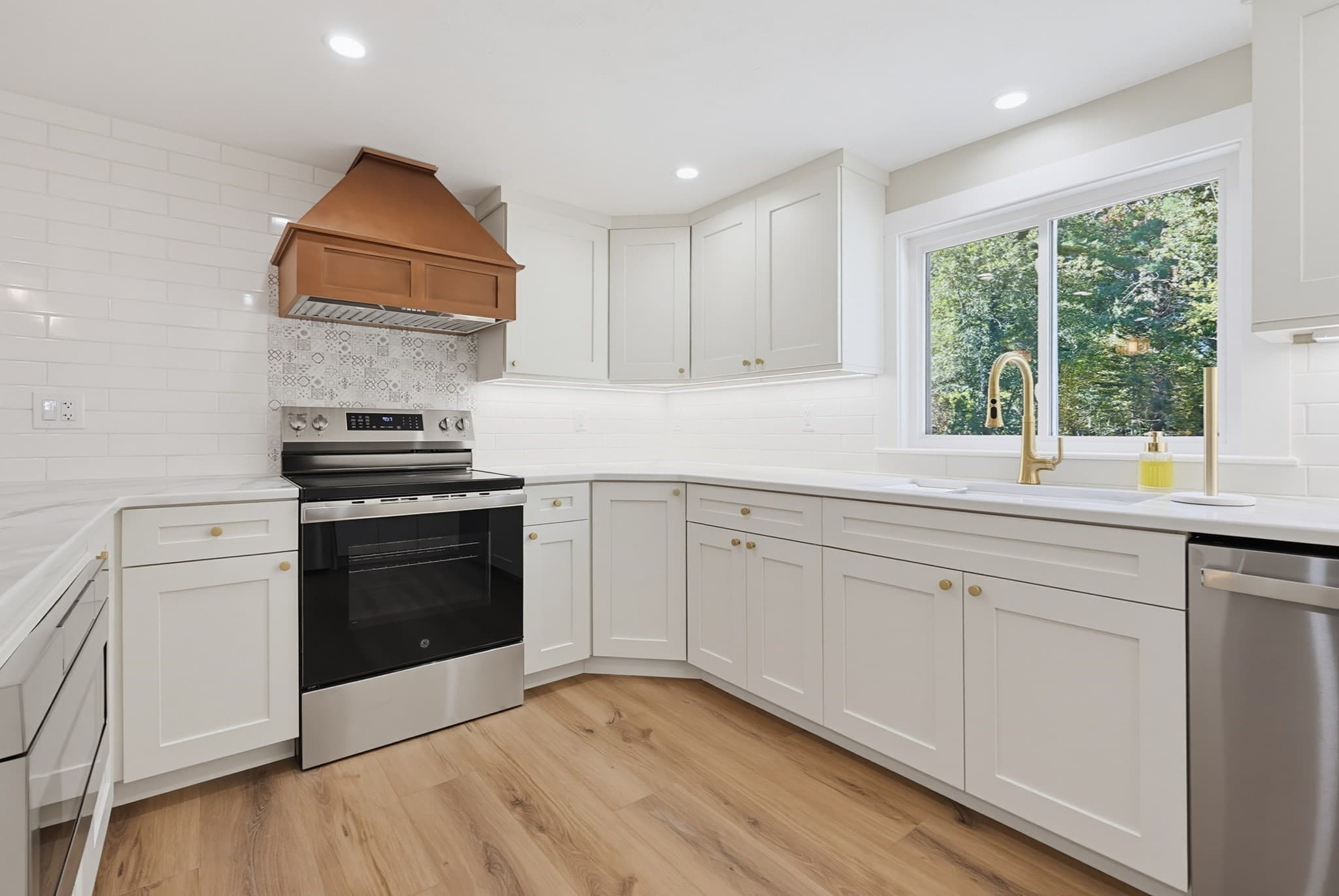 Single Family Residence at 299 S Precinct St, Taunton MA 02718, Taunton, photo 20 of 41