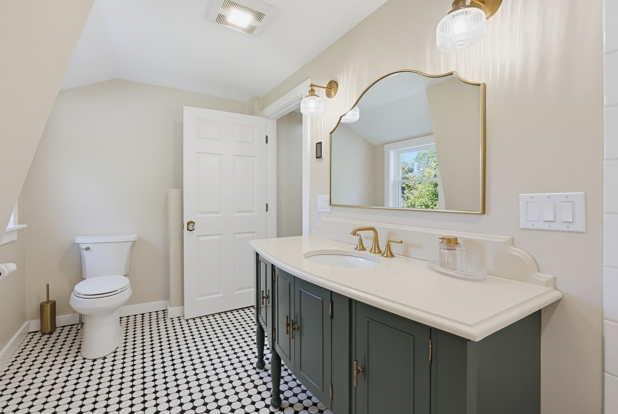 Single Family Residence at 299 S Precinct St, Taunton MA 02718, Taunton, photo 31 of 41