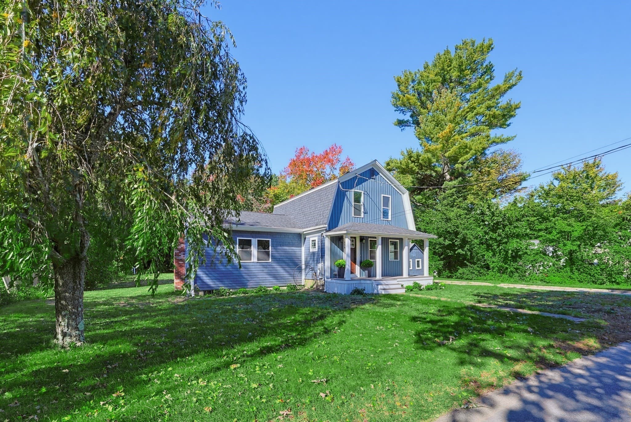 Single Family Residence at 299 S Precinct St, Taunton MA 02718, Taunton, photo 4 of 41