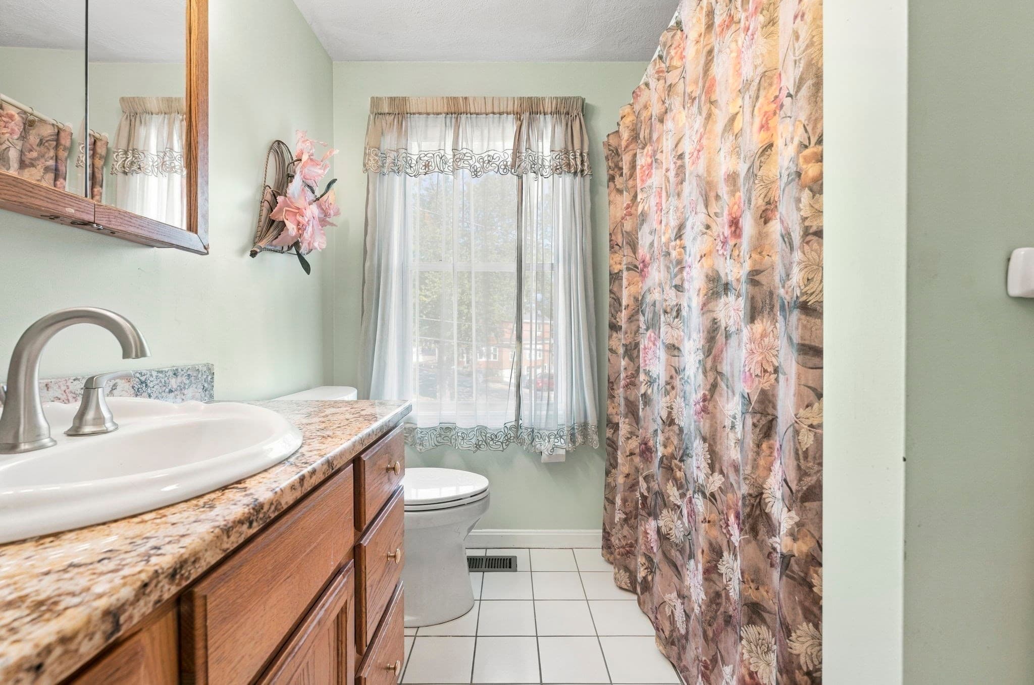 Single Family Residence at 36 Washington Ave, Lynn MA 01905, Lynn, photo 13 of 34