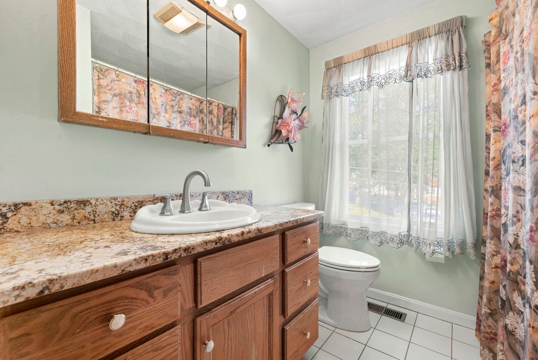 Single Family Residence at 36 Washington Ave, Lynn MA 01905, Lynn, photo 12 of 34