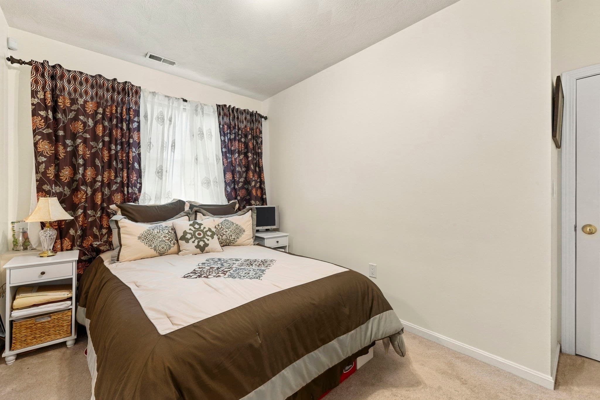 Single Family Residence at 36 Washington Ave, Lynn MA 01905, Lynn, photo 22 of 34