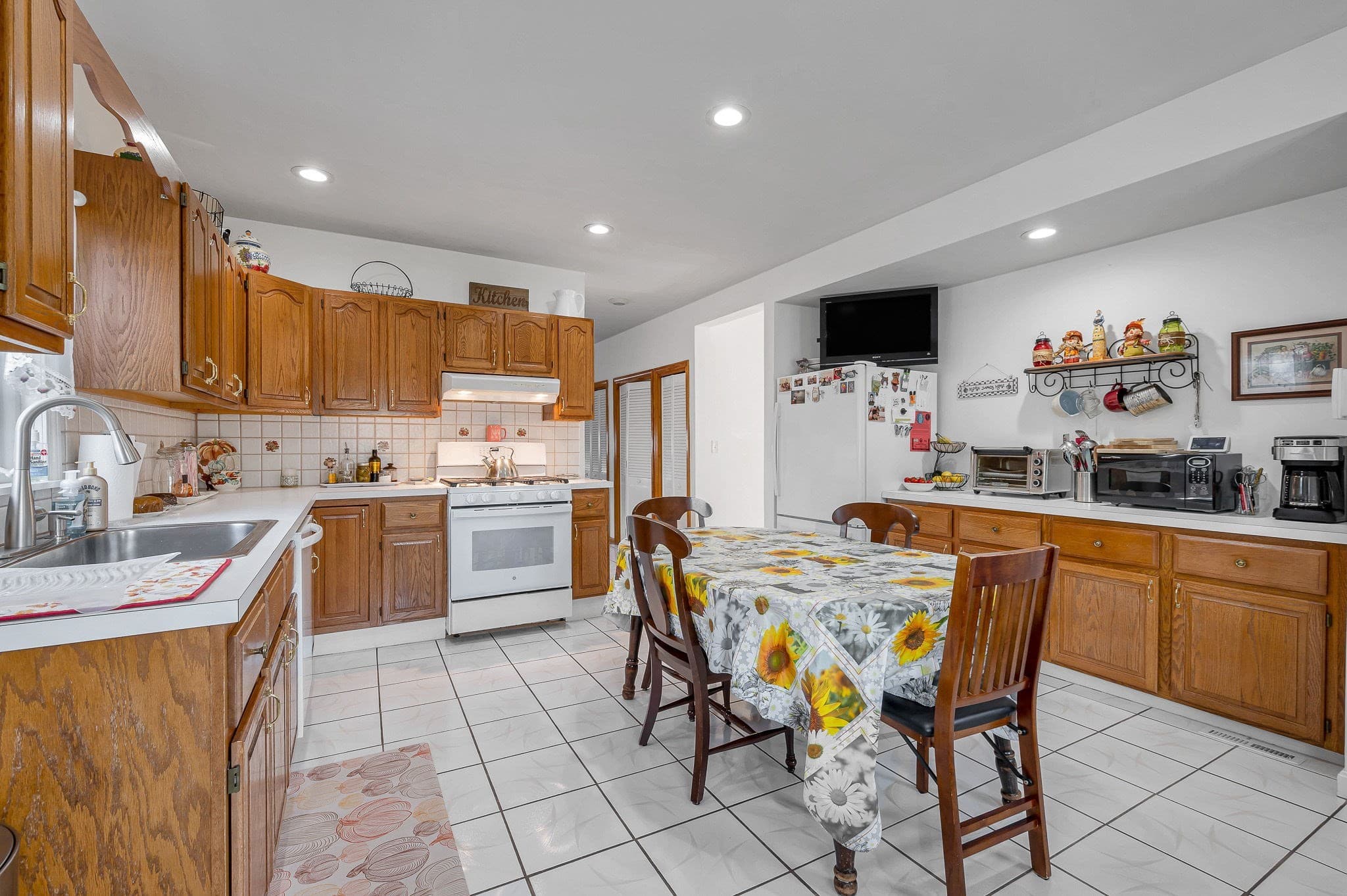 Single Family Residence at 5 Grover St, Revere MA 02151, Revere, photo 4 of 33