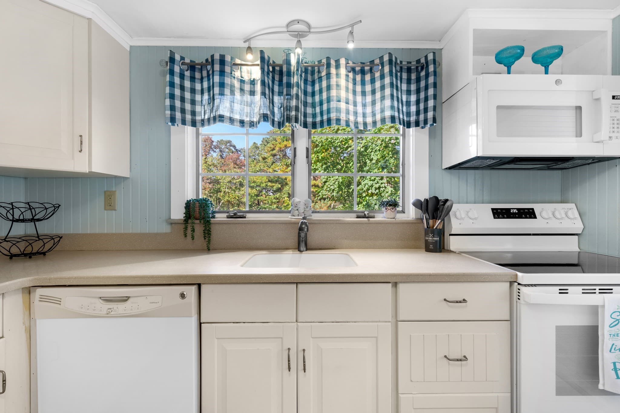 Single Family Residence at 142 Winslow Gray, Yarmouth MA 02673, Yarmouth, photo 6 of 25