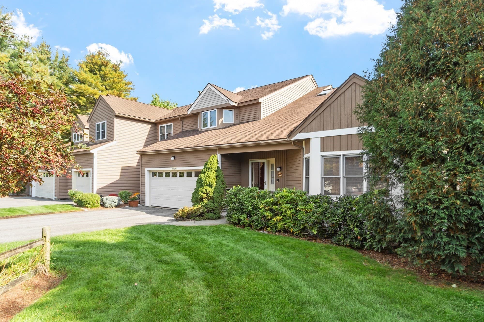 Condominium at 1102C Ridgefield Cir # 1102C, Clinton MA 01510, Clinton, photo 2 of 39