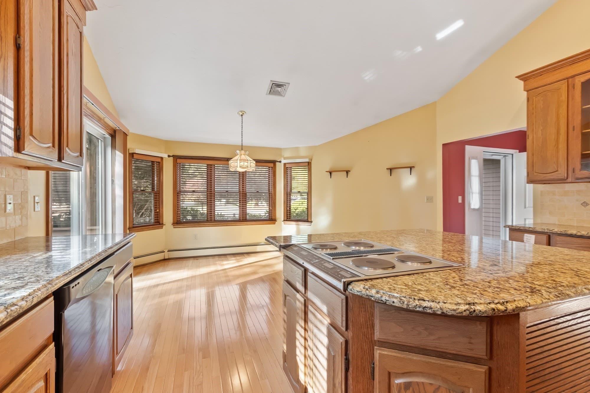 Condominium at 1102C Ridgefield Cir # 1102C, Clinton MA 01510, Clinton, photo 13 of 39