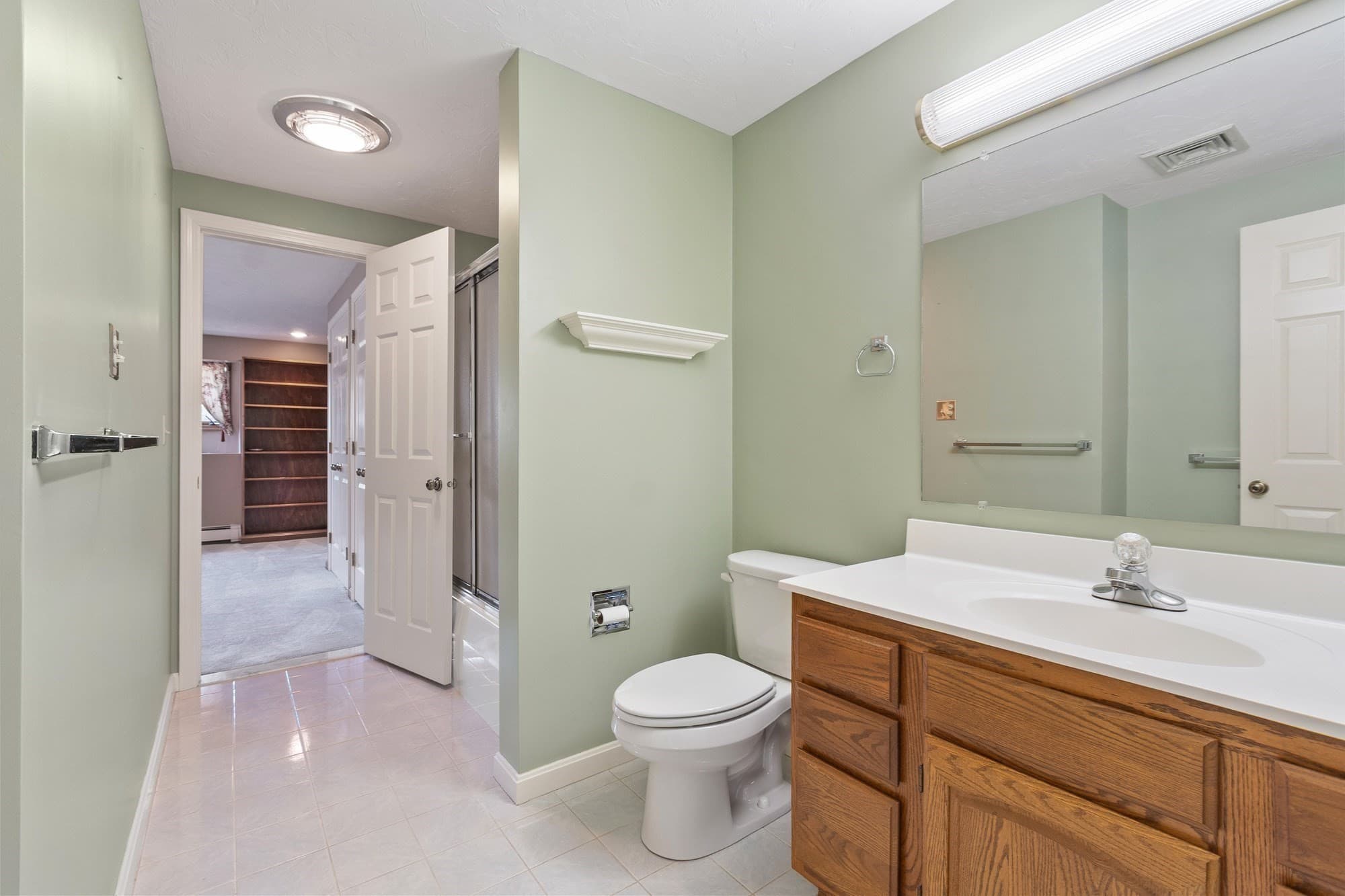 Condominium at 1102C Ridgefield Cir # 1102C, Clinton MA 01510, Clinton, photo 26 of 39