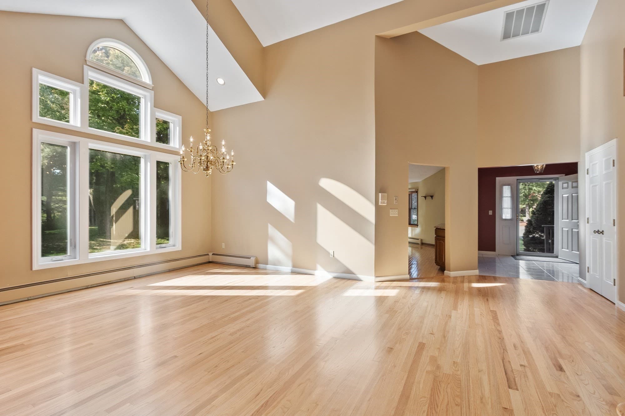 Condominium at 1102C Ridgefield Cir # 1102C, Clinton MA 01510, Clinton, photo 5 of 39
