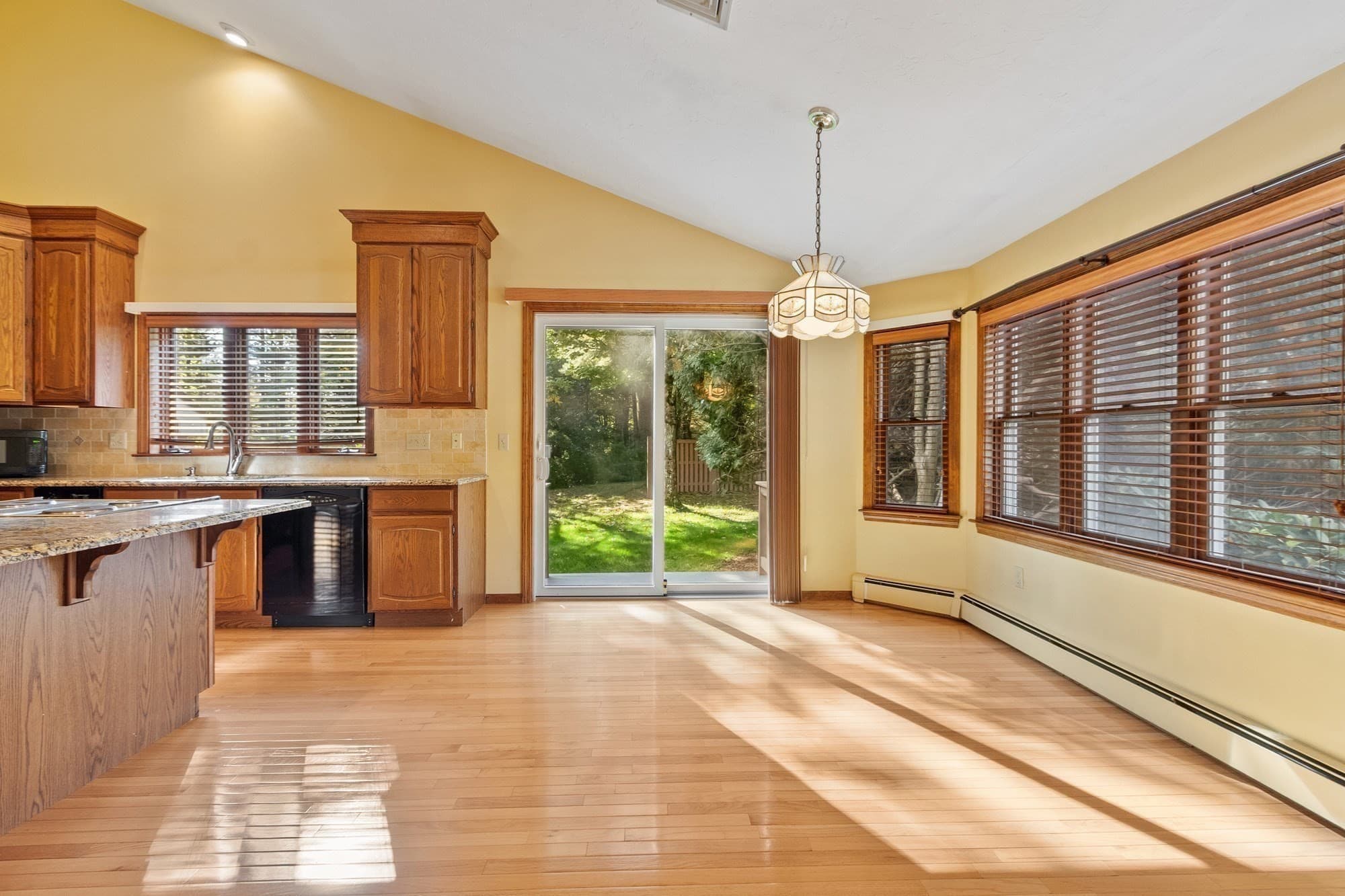 Condominium at 1102C Ridgefield Cir # 1102C, Clinton MA 01510, Clinton, photo 14 of 39