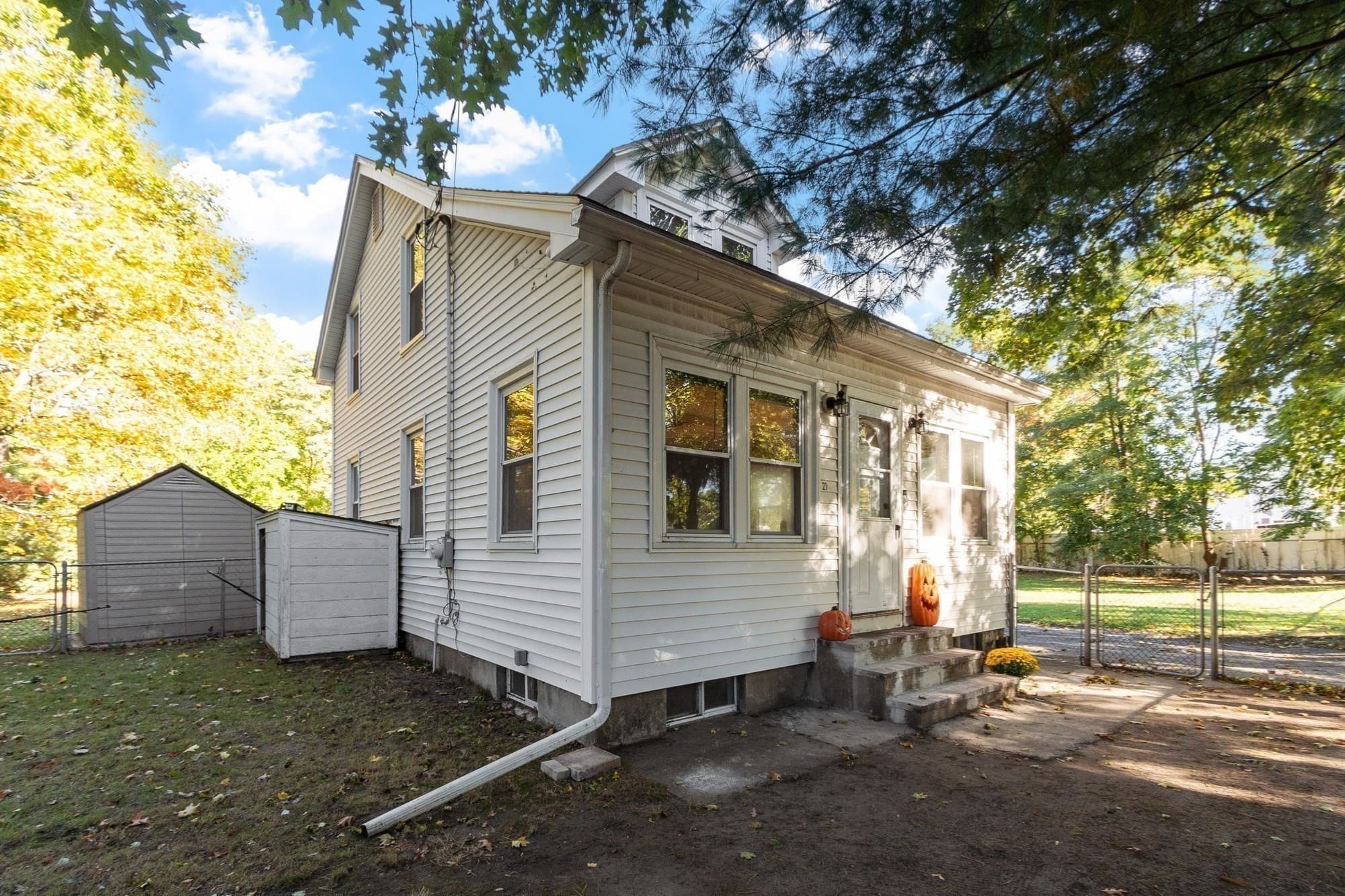 Single Family Residence at 21 Roosevelt Rd, Tewksbury MA 01876, Tewksbury, photo 23 of 30