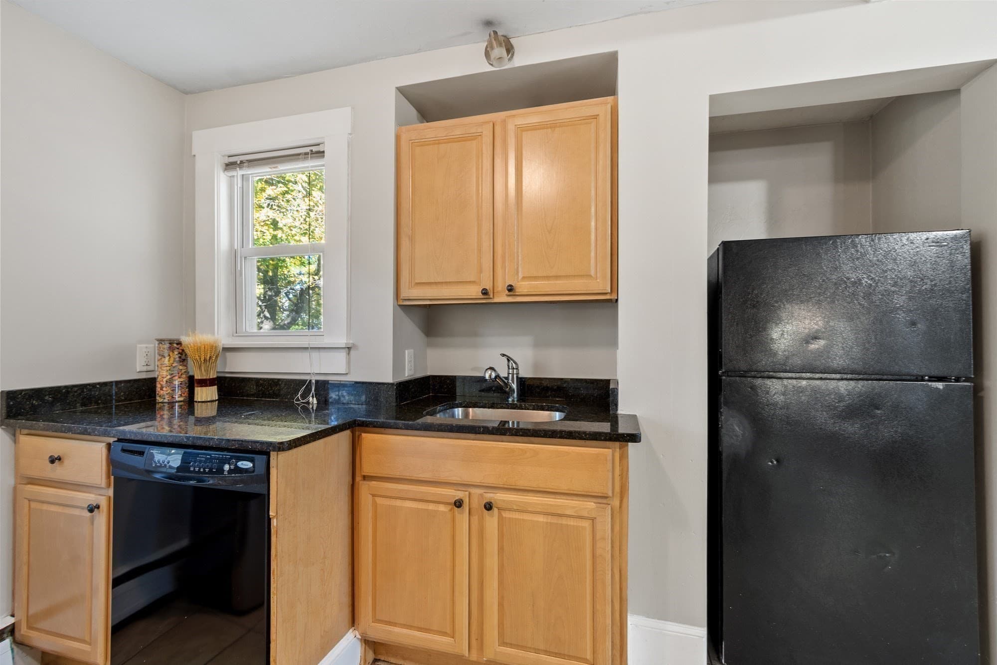 Single Family Residence at 21 Roosevelt Rd, Tewksbury MA 01876, Tewksbury, photo 9 of 30