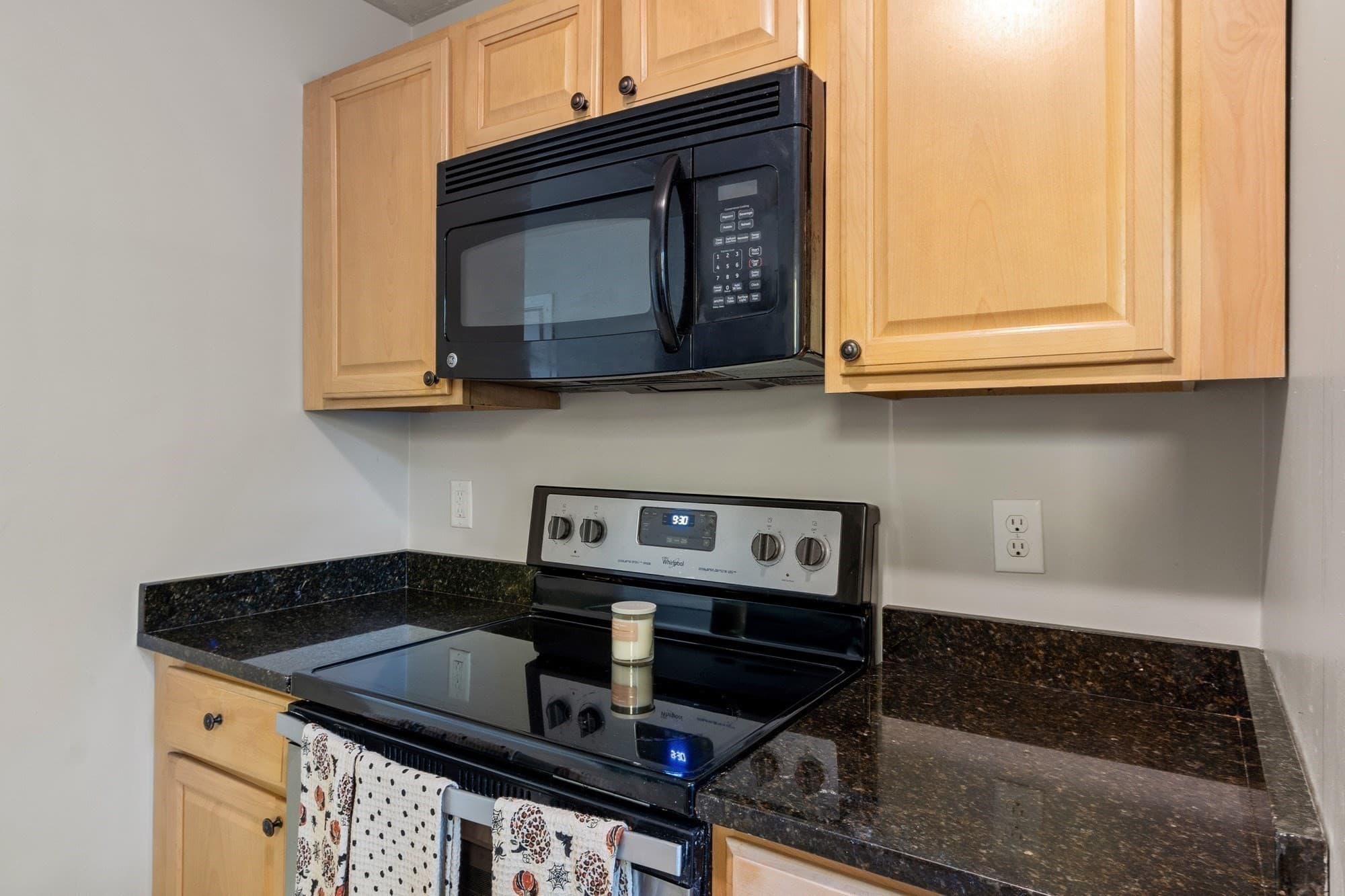 Single Family Residence at 21 Roosevelt Rd, Tewksbury MA 01876, Tewksbury, photo 10 of 30