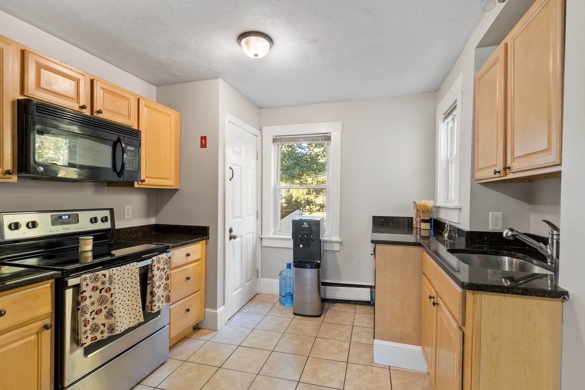 Single Family Residence at 21 Roosevelt Rd, Tewksbury MA 01876, Tewksbury, photo 8 of 30