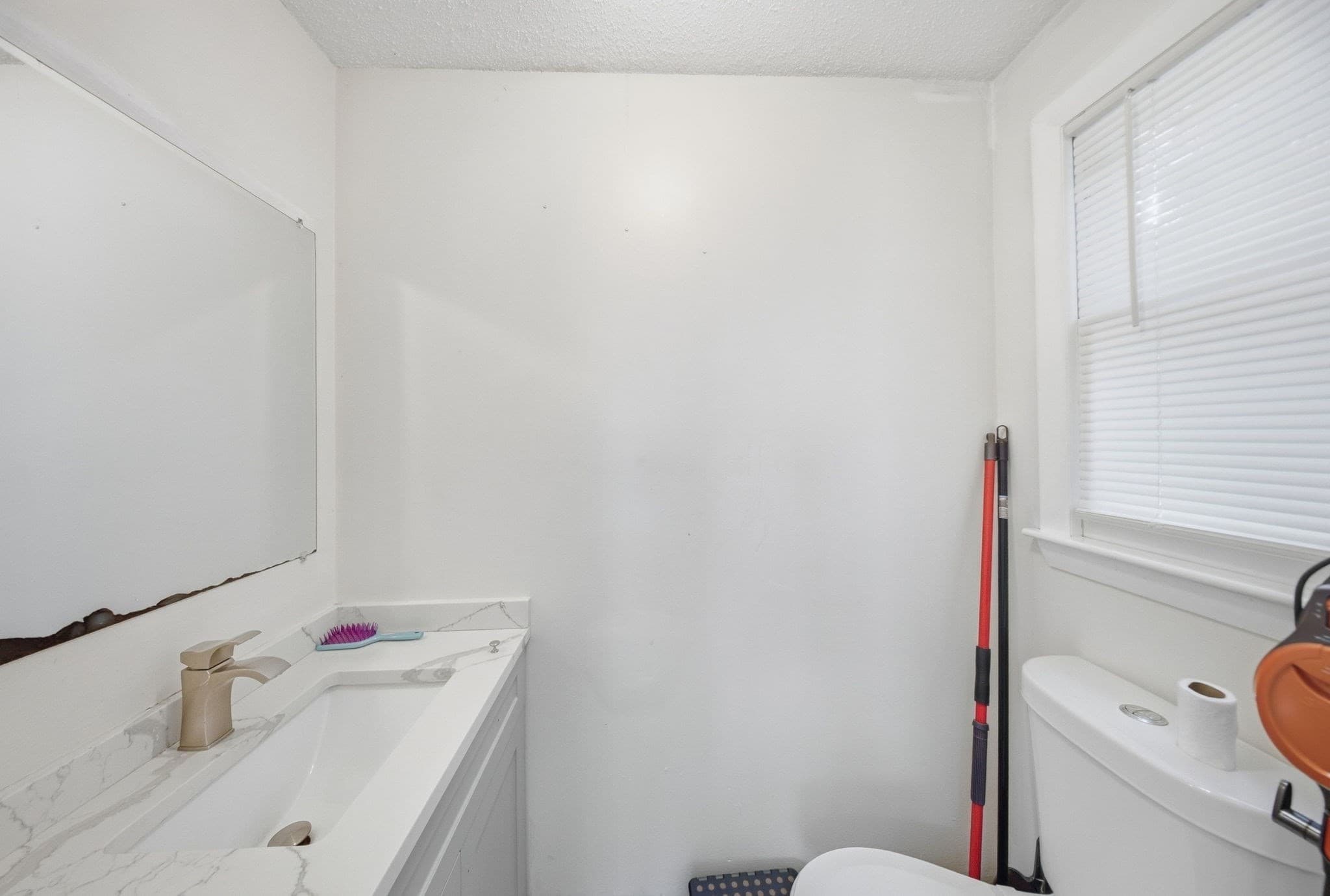 Duplex at 19-21 Moore Ave, Franklin MA 02038, Franklin, photo 23 of 33