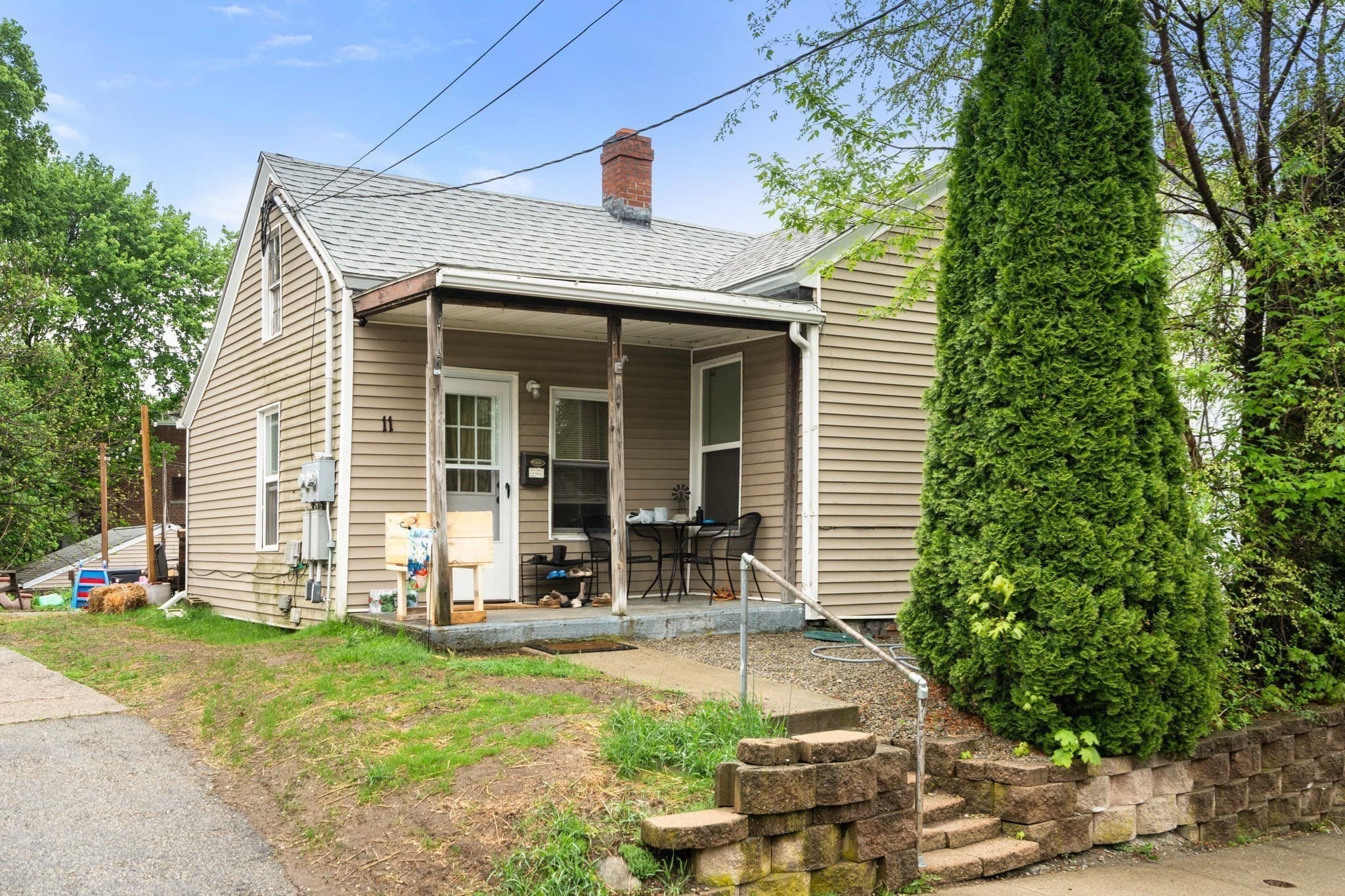 5-9 Family at 11-15 5th Ave, Webster MA 01570, Webster, photo 3 of 42