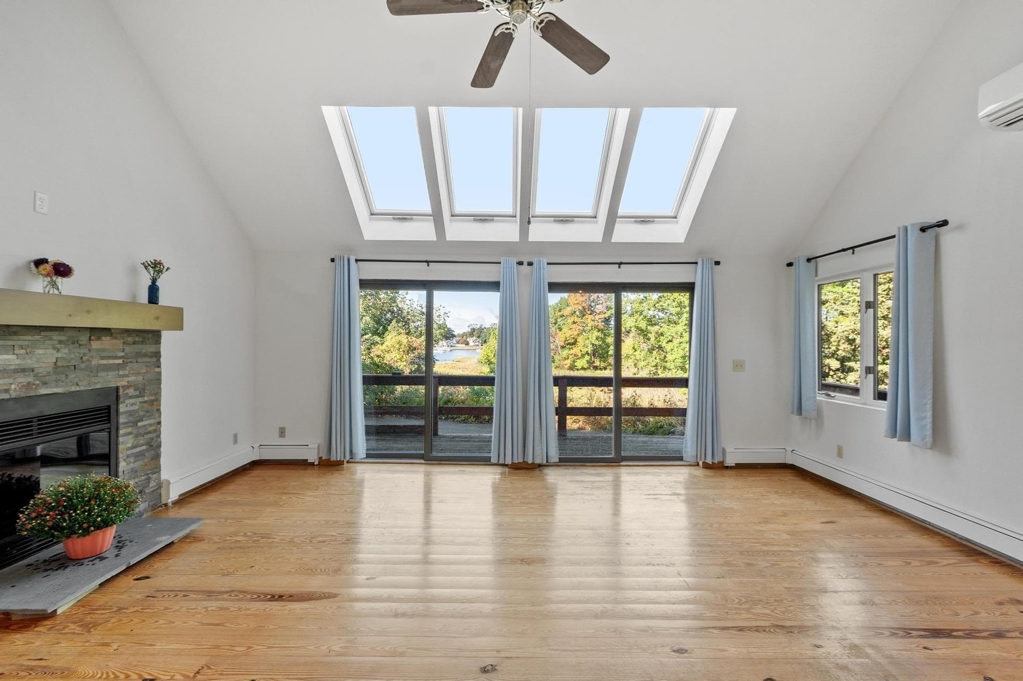 Single Family Residence at 7 Hutton St, Danvers MA 01923, Danvers, photo 9 of 42