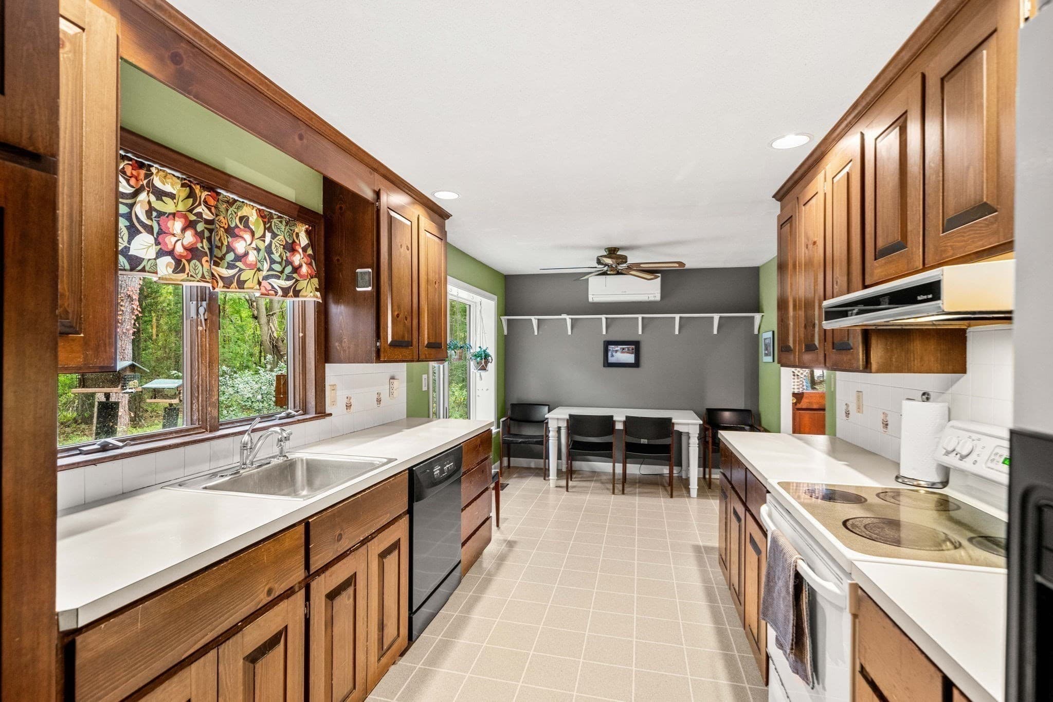 Single Family Residence at 519 Essex St, Hamilton MA 01982, Hamilton, photo 8 of 42