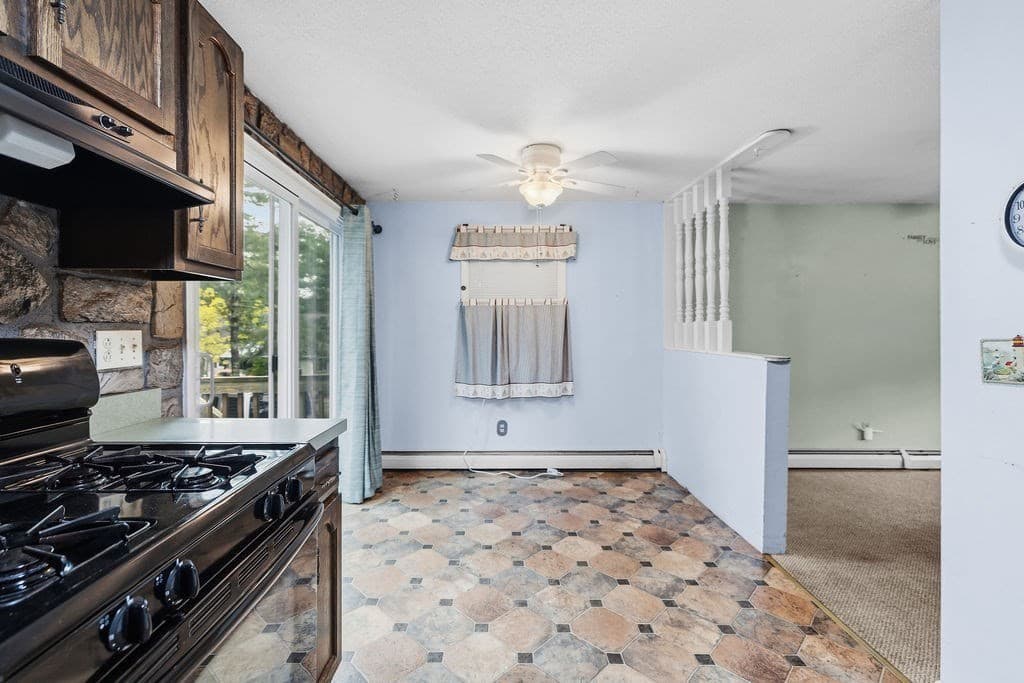 Single Family Residence at 95 Mayflower Ln, Wareham MA 02571, Wareham, photo 10 of 28