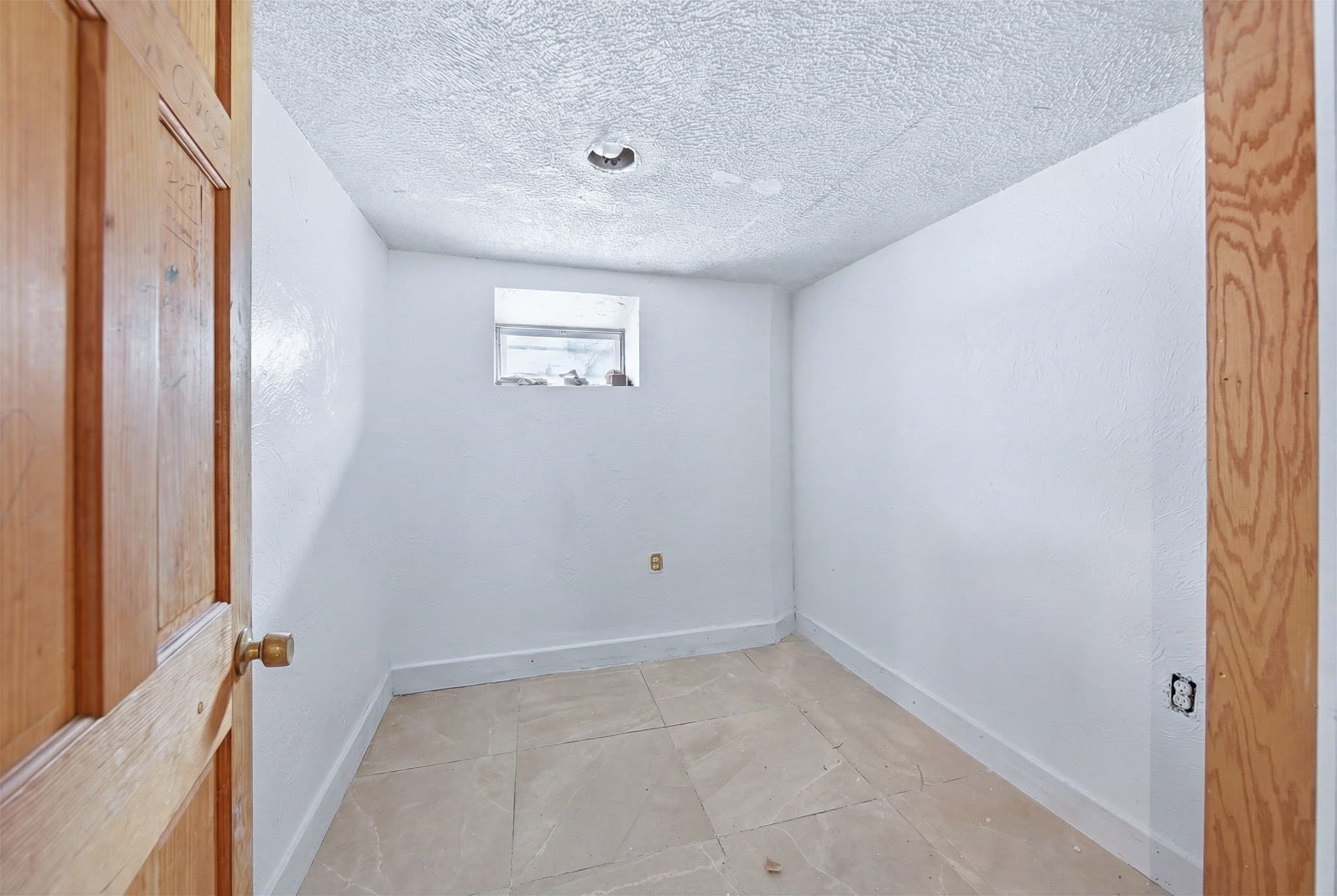 3 Family at 100 Nightingale, Boston MA 02124, Boston, photo 32 of 42