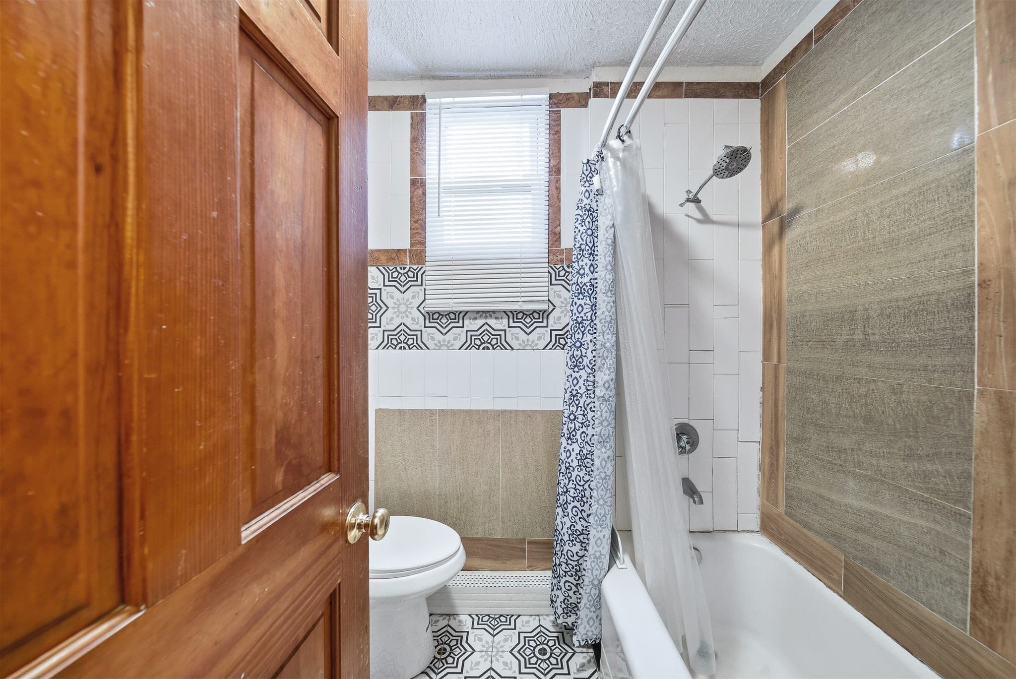 3 Family at 100 Nightingale, Boston MA 02124, Boston, photo 25 of 42