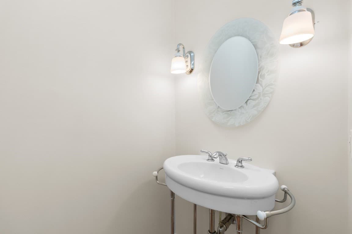 Condominium at 25 Hastings Ave # 3, Waltham MA 02453, Waltham, photo 12 of 32