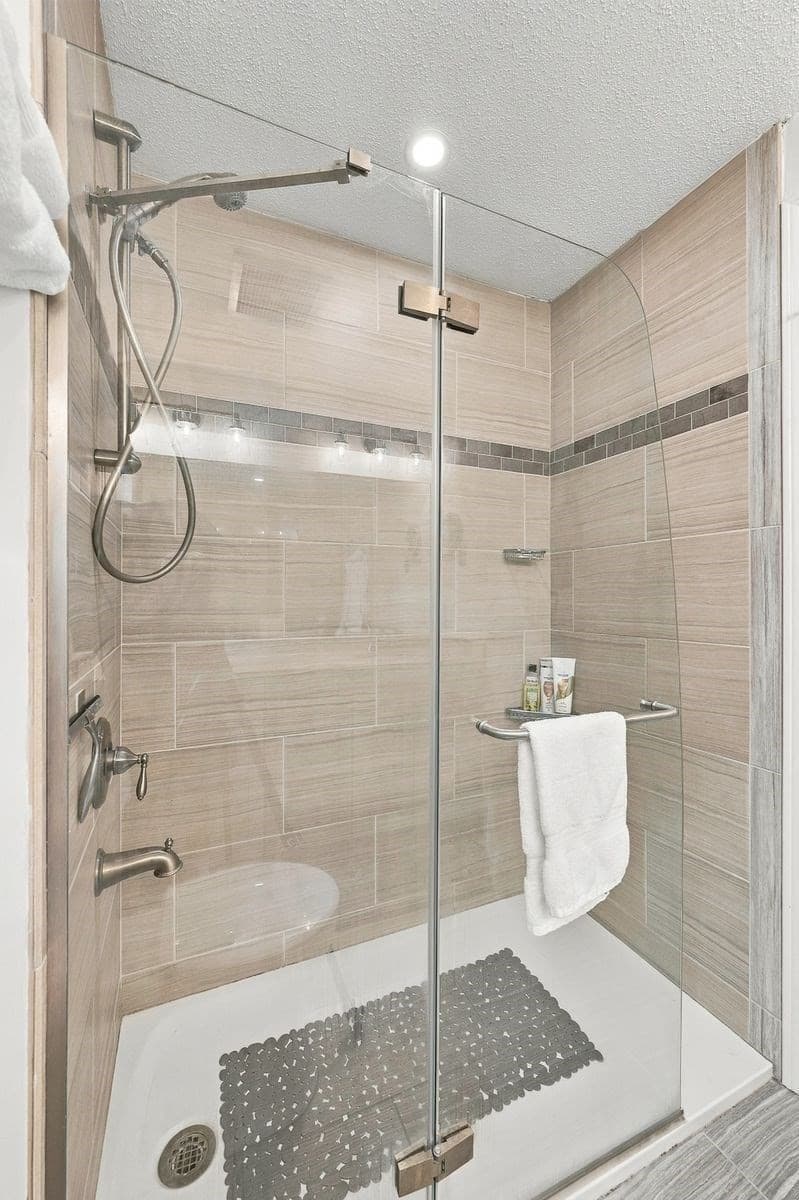 Condominium at 432 Humphrey Street # 22D, Swampscott MA 01907, Swampscott, photo 27 of 39