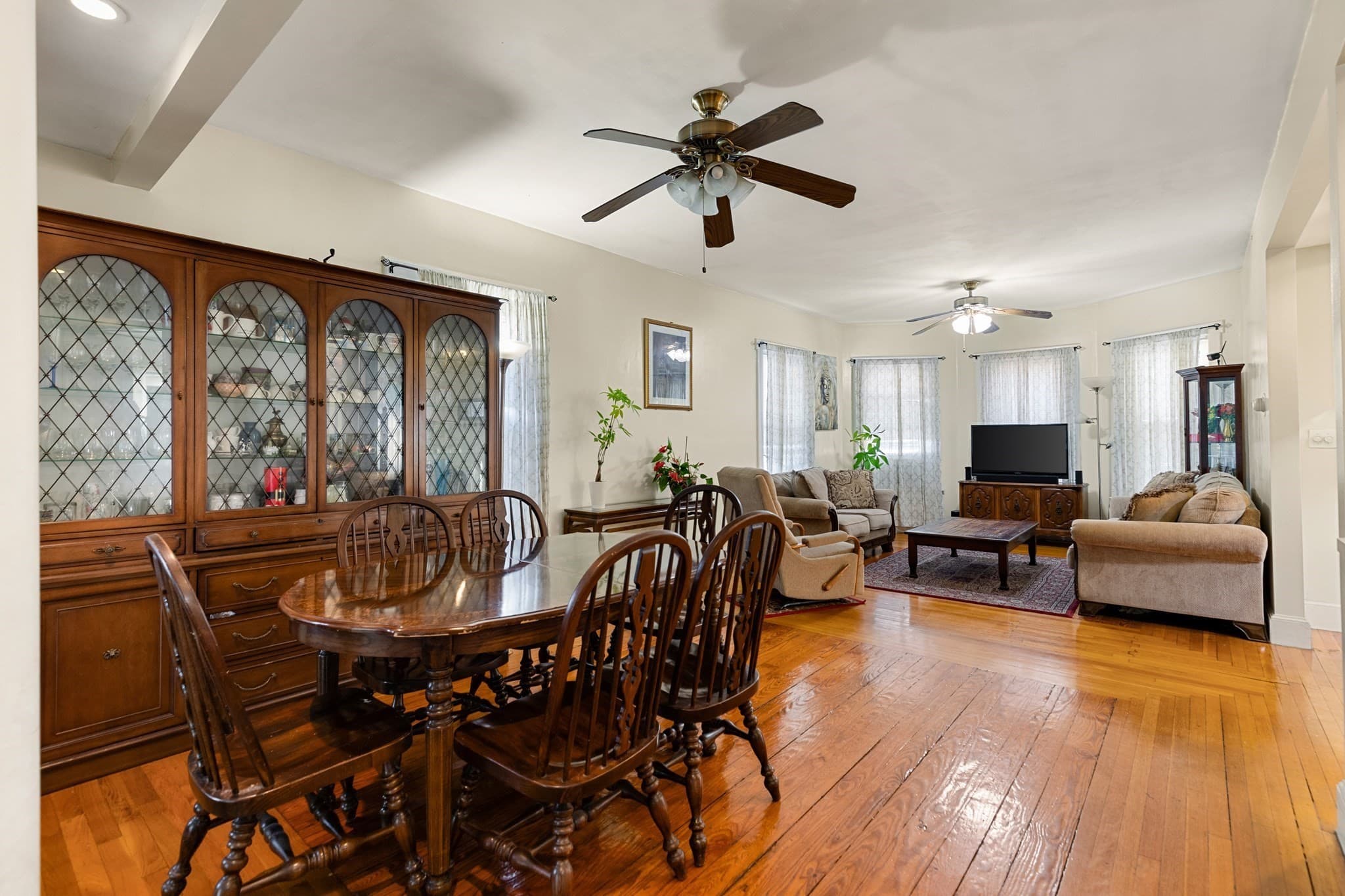 Single Family Residence at 100 Euclid Ave, Lynn MA 01904, Lynn, photo 5 of 32