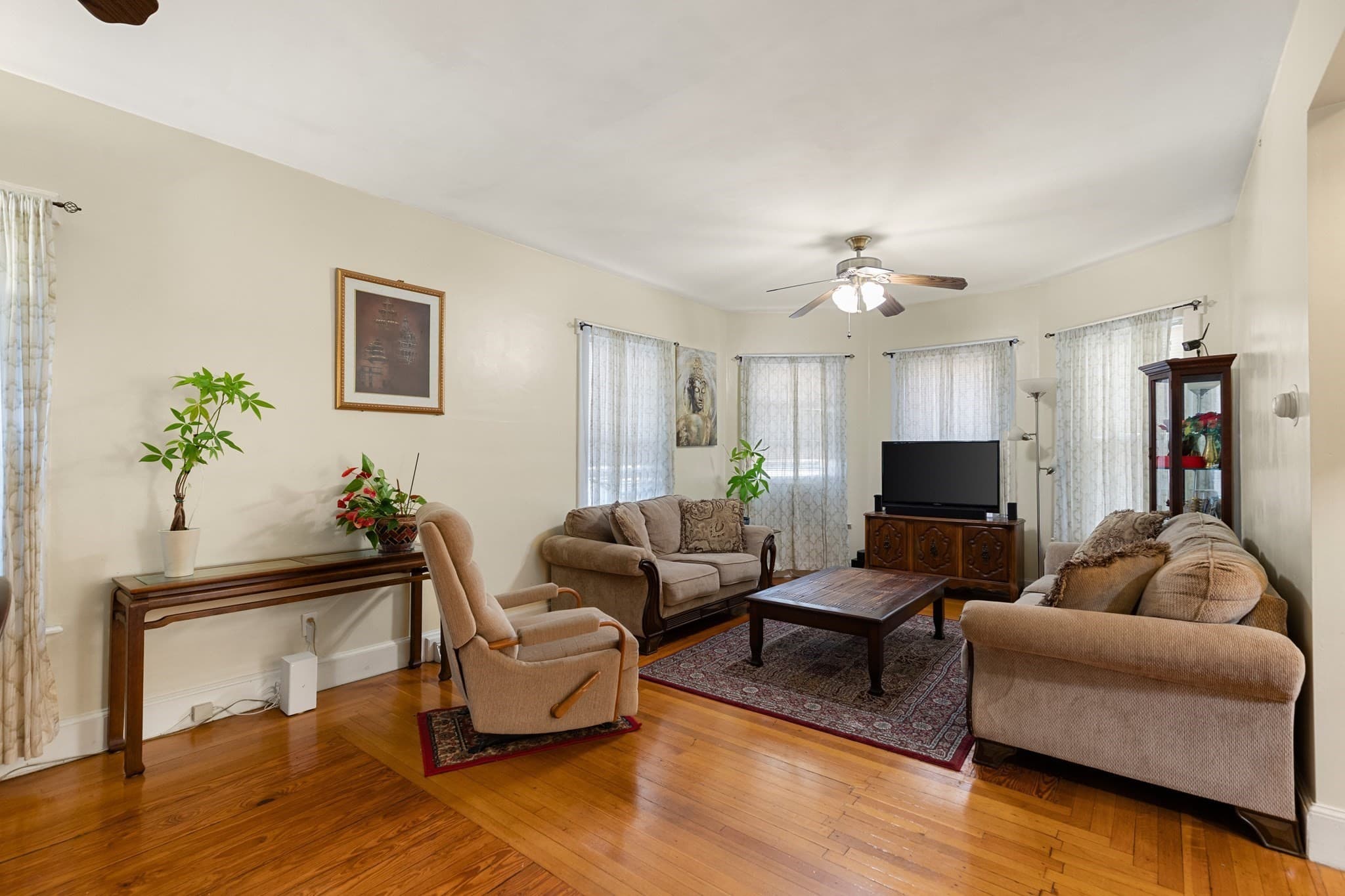 Single Family Residence at 100 Euclid Ave, Lynn MA 01904, Lynn, photo 4 of 32