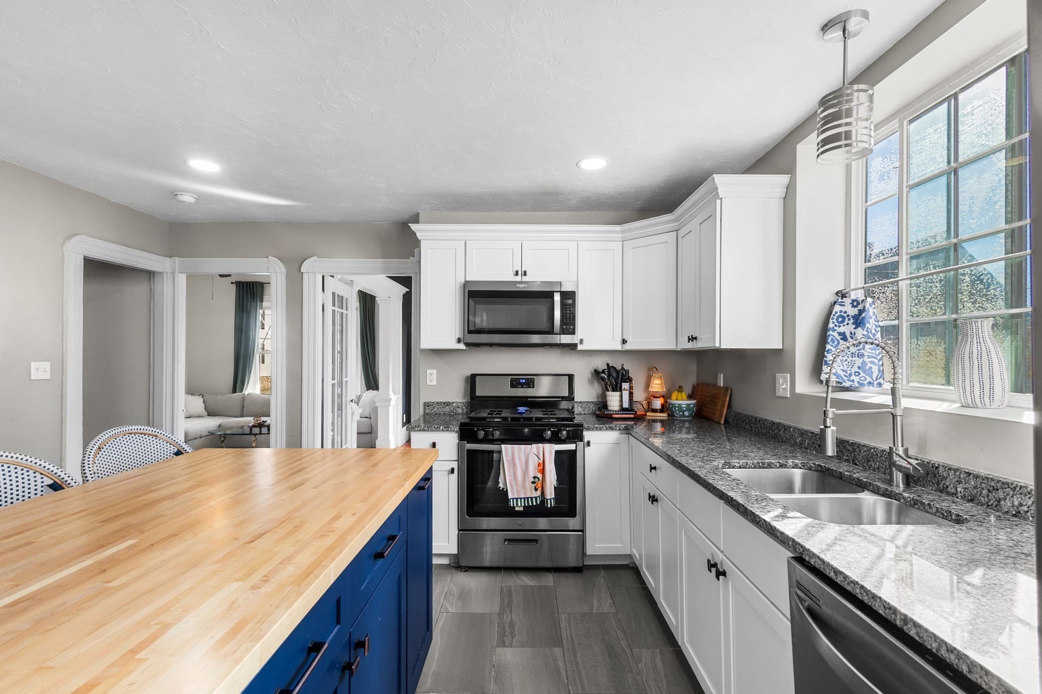 Single Family Residence at 69 Milford St, New Bedford MA 02745, New Bedford, photo 8 of 22