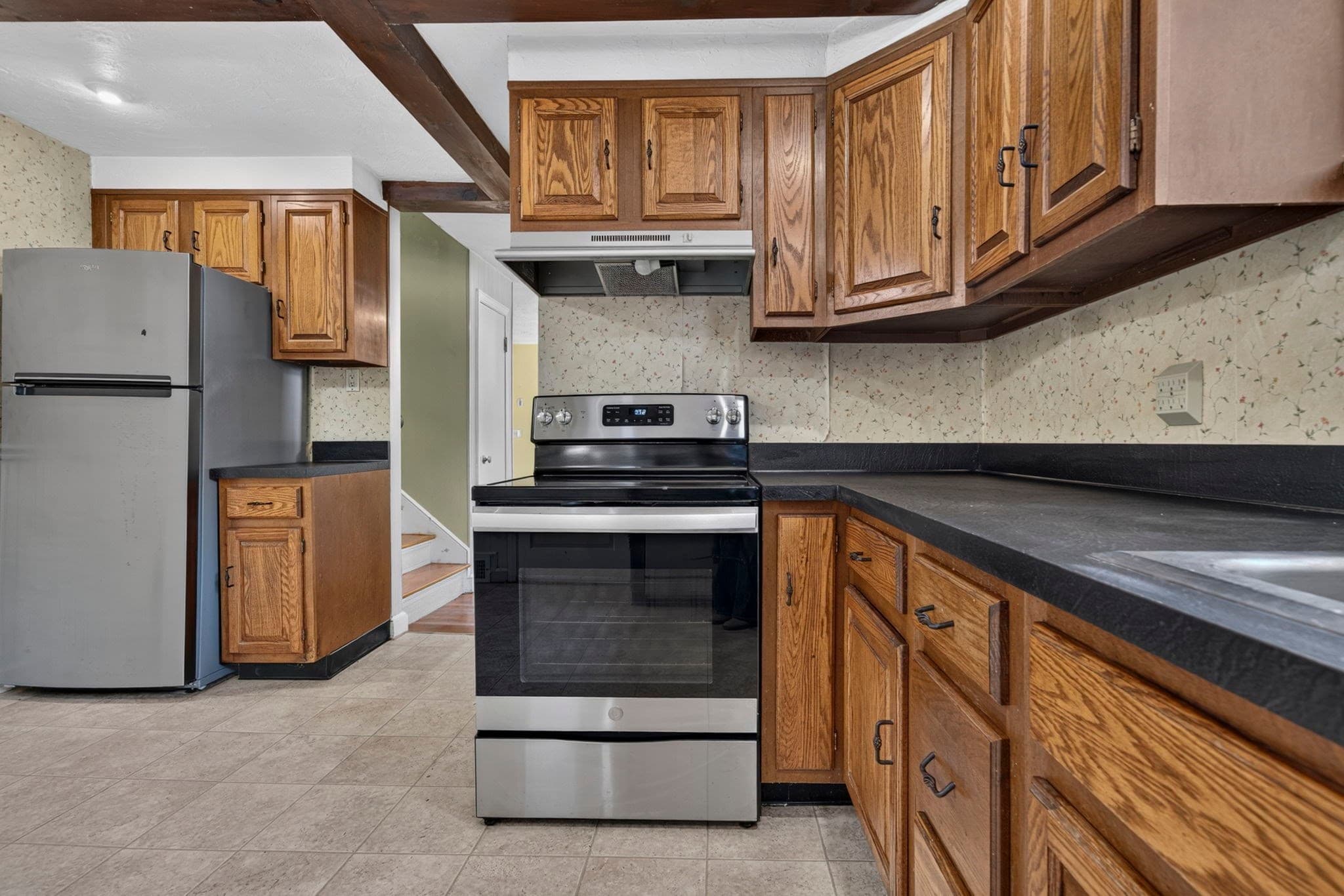 Single Family Residence at 31 Westmorland Dr, Worcester MA 01602, Worcester, photo 10 of 26