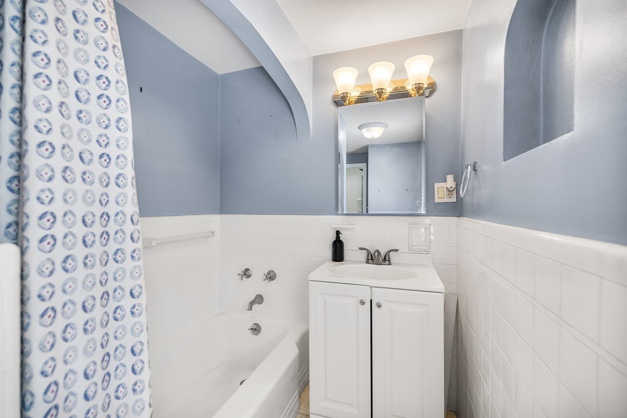 Single Family Residence at 43 Dolphin Ave, Winthrop MA 02152, Winthrop, photo 25 of 39