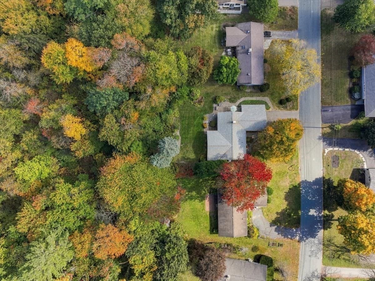 Single Family Residence at 27 Ridgefield Dr, Framingham MA 01701, Framingham, photo 26 of 29