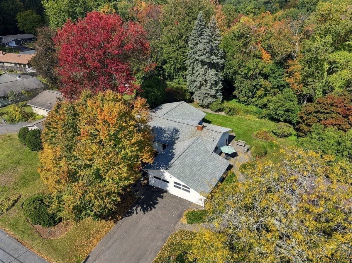 Single Family Residence at 27 Ridgefield Dr, Framingham MA 01701, Framingham, photo 24 of 29