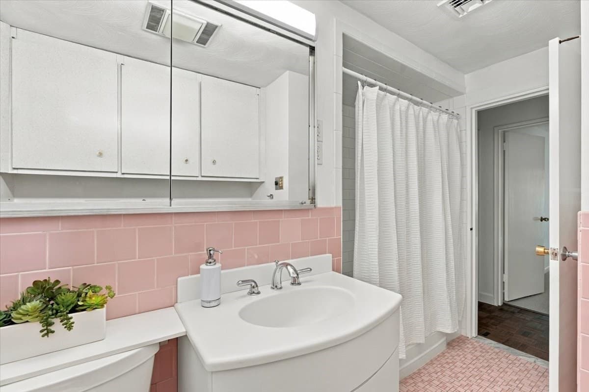 Single Family Residence at 27 Ridgefield Dr, Framingham MA 01701, Framingham, photo 15 of 29