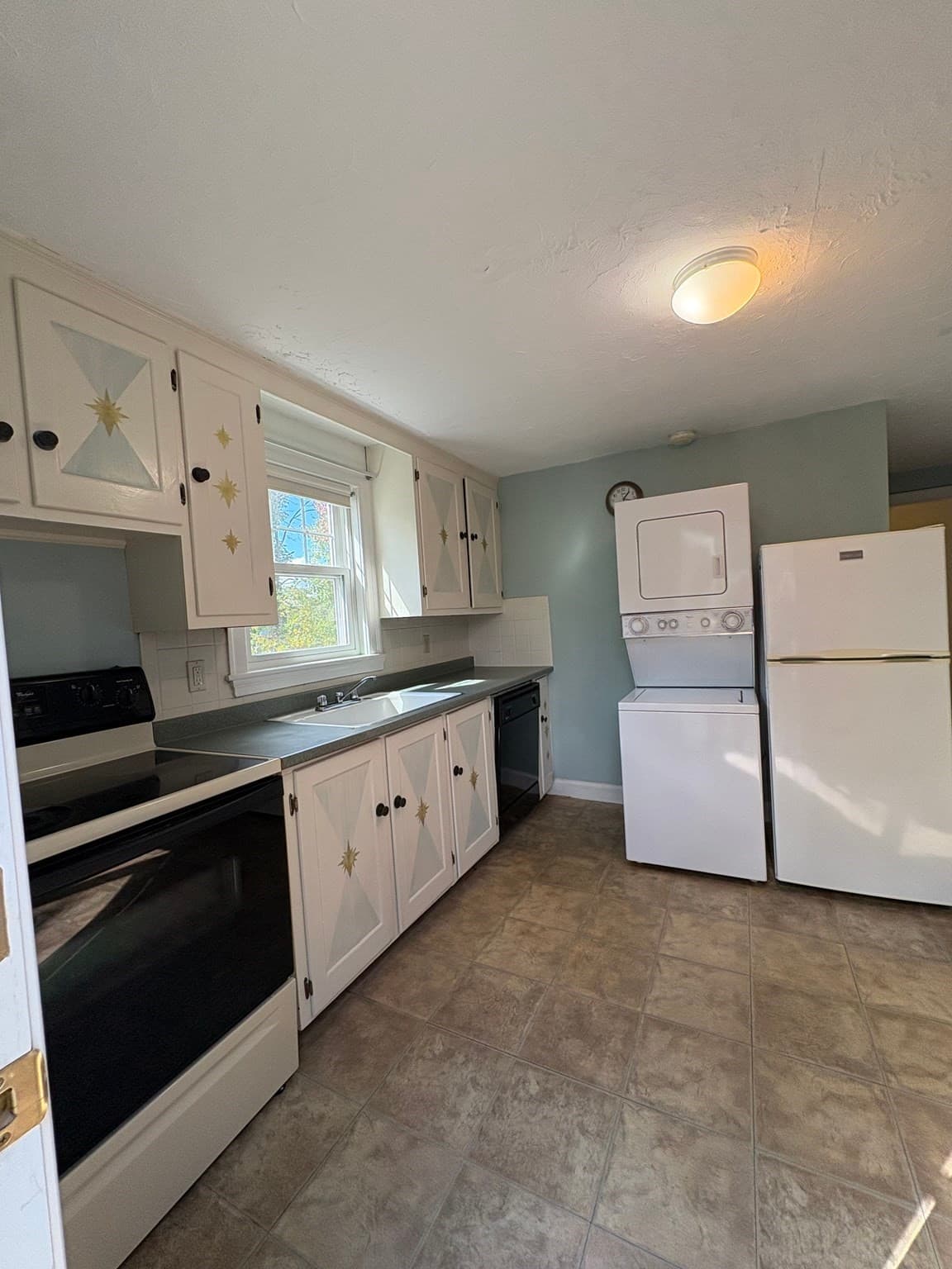 Single Family Residence at 496 Nahatan St, Norwood MA 02062, Norwood, photo 5 of 28