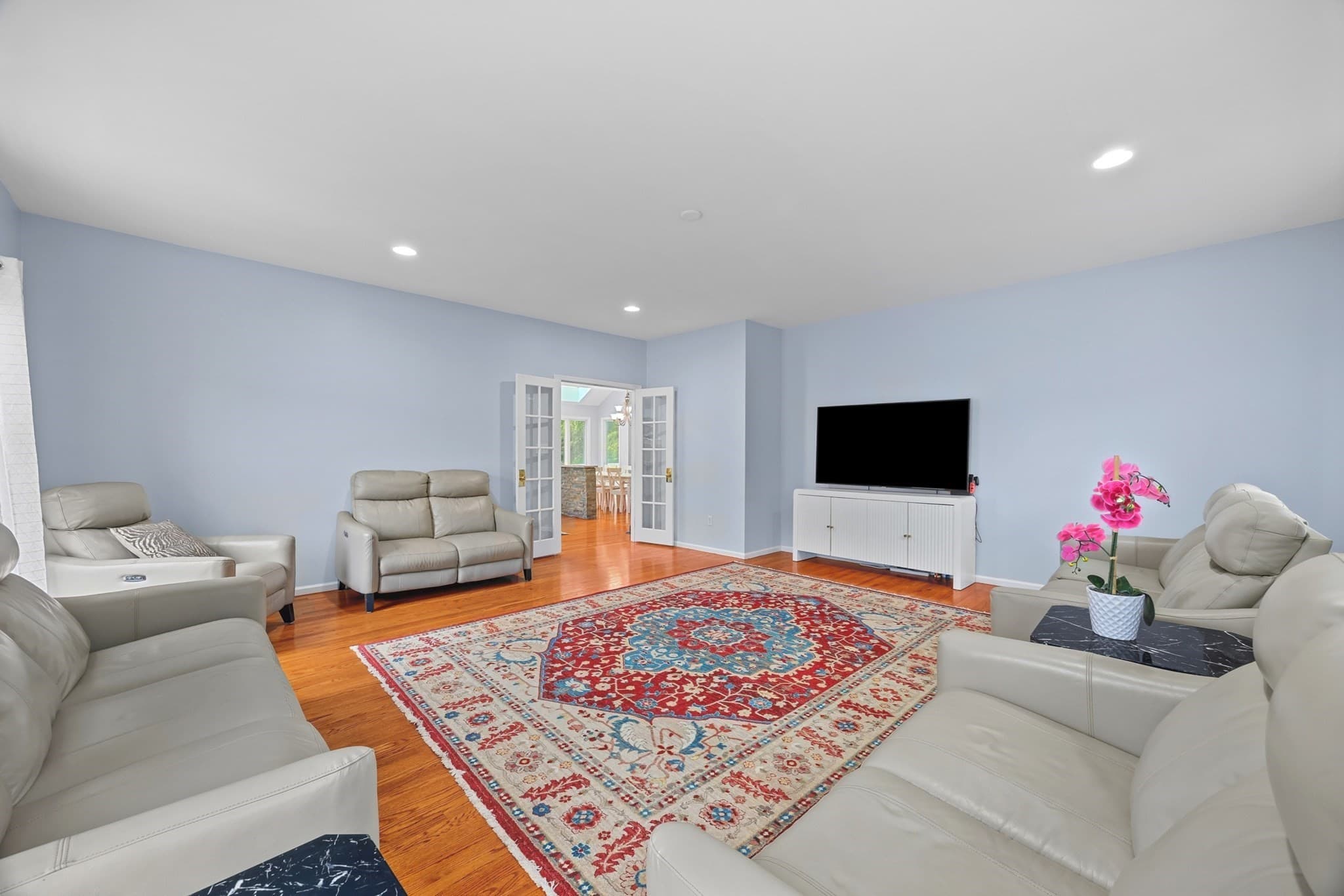 Single Family Residence at 22 Faulkner Rd, Shrewsbury MA 01545, Shrewsbury, photo 8 of 41