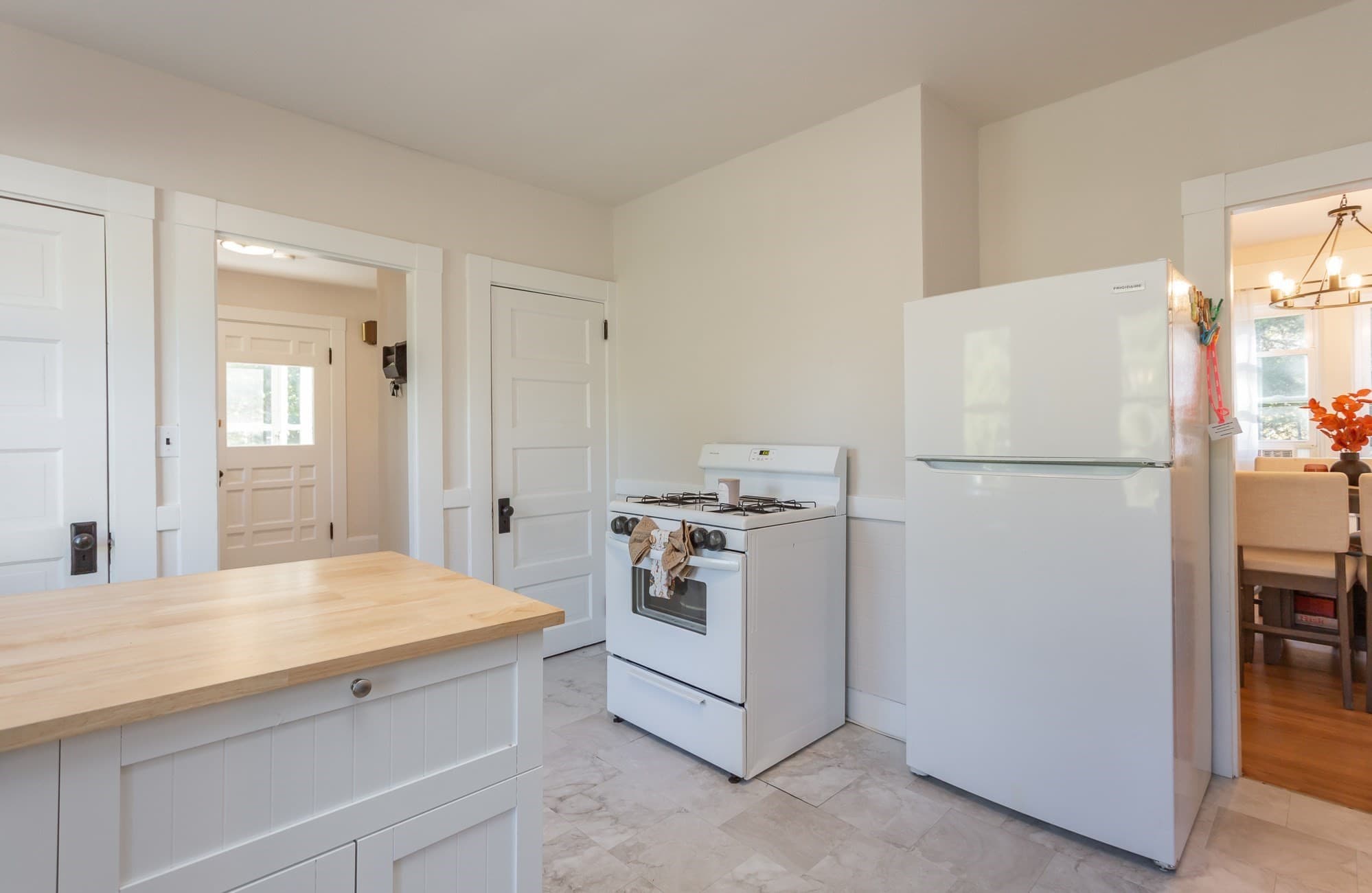 Single Family Residence at 34 Smith St, Middleboro MA 02346, Middleboro, photo 2 of 26