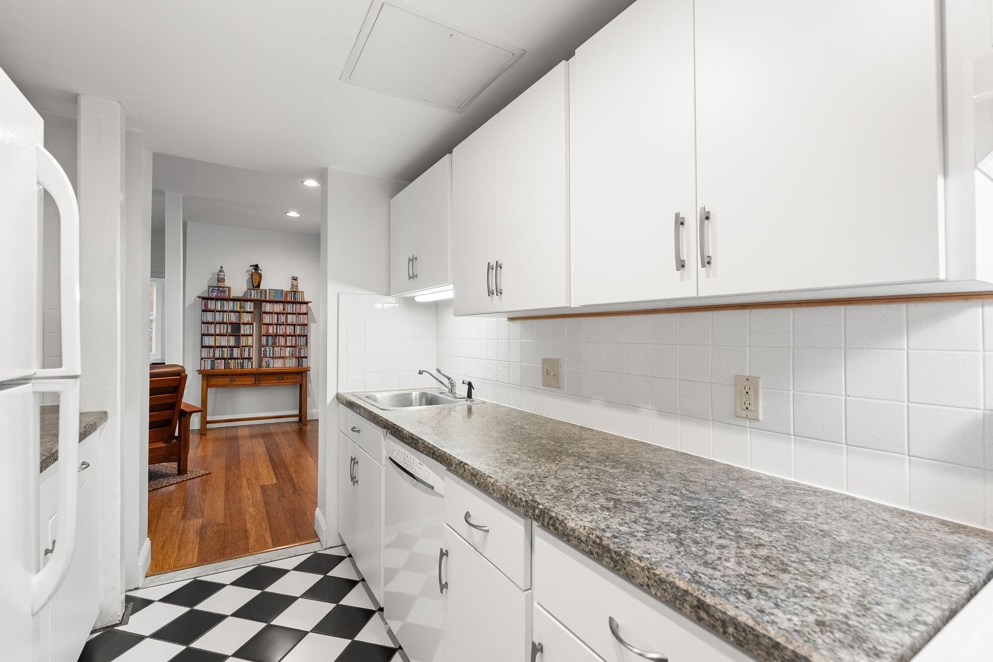 Condominium at 21 Linden Street # 301, Quincy MA 02170, Quincy, photo 19 of 32