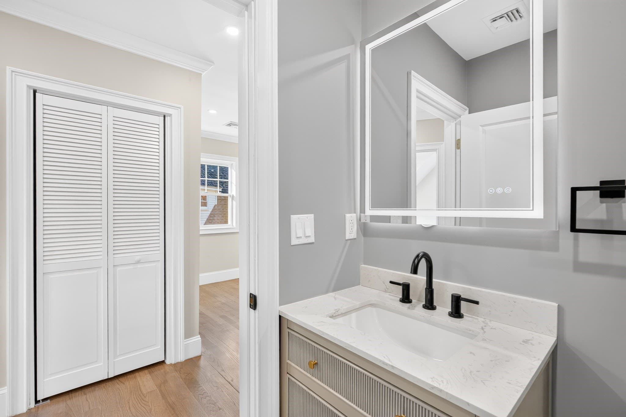 Condominium at 152 Washington St # 3, Boston MA 02135, Boston, photo 8 of 17