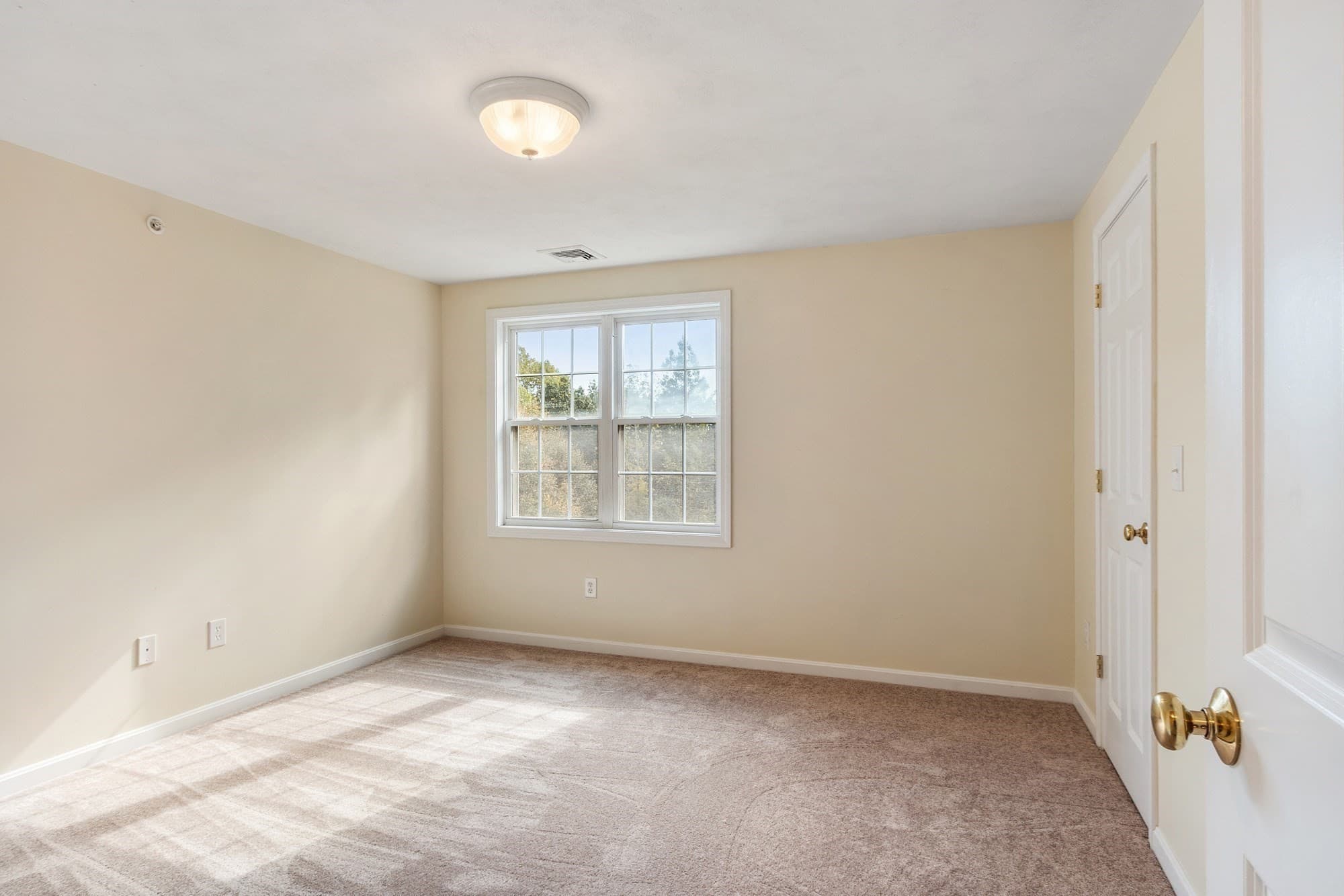 Condominium at 10 Patriots Way # A, Sterling MA 01564, Sterling, photo 20 of 33