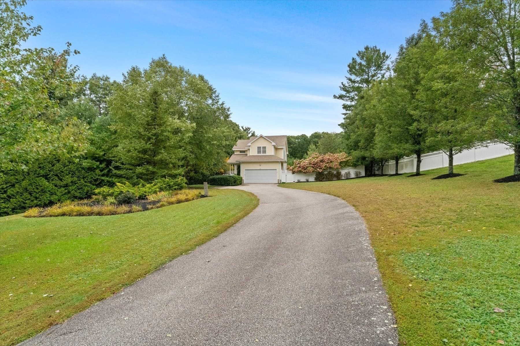 Single Family Residence at 65 Arbor Rd, Uxbridge MA 01569, Uxbridge, photo 6 of 42