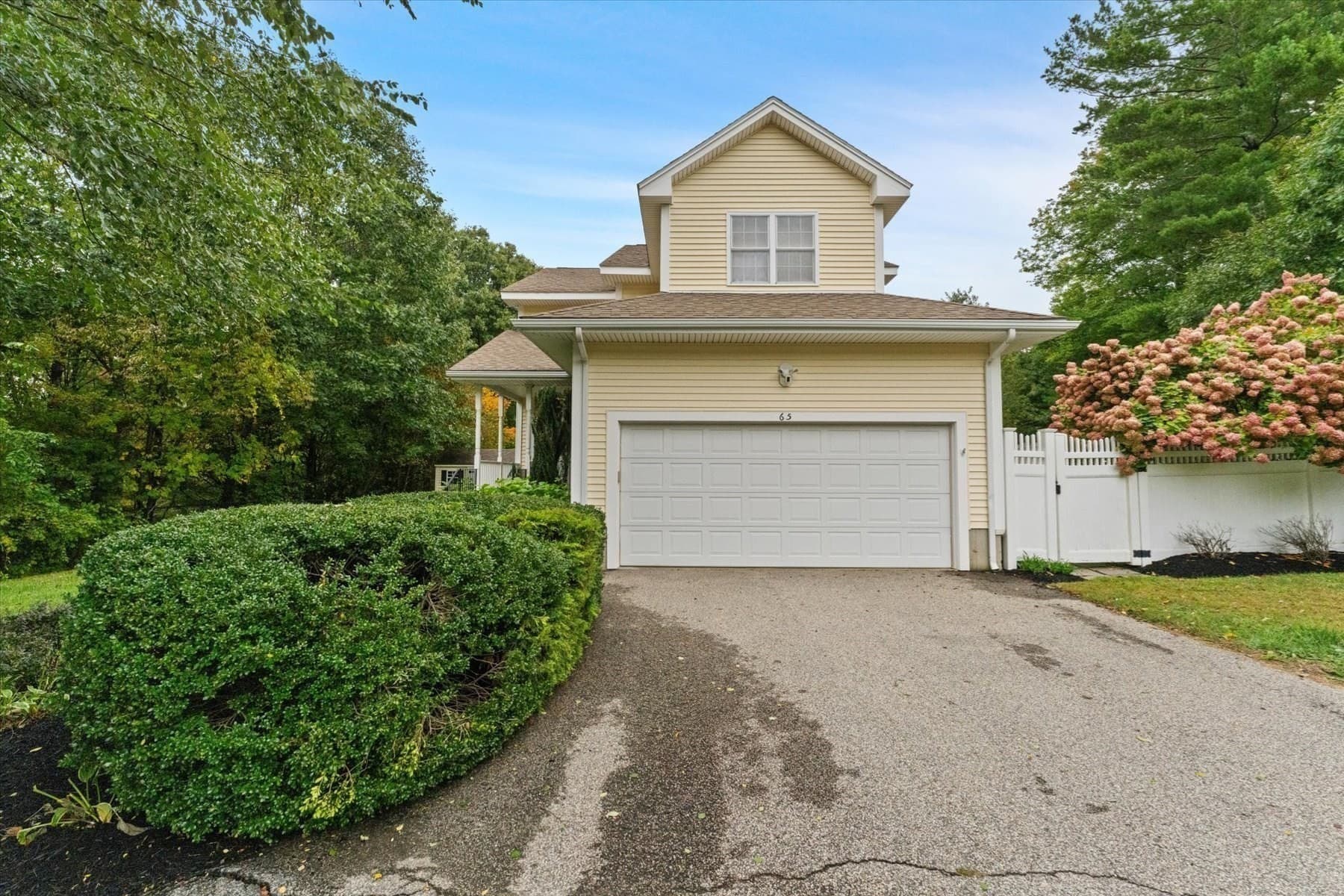 Single Family Residence at 65 Arbor Rd, Uxbridge MA 01569, Uxbridge, photo 5 of 42