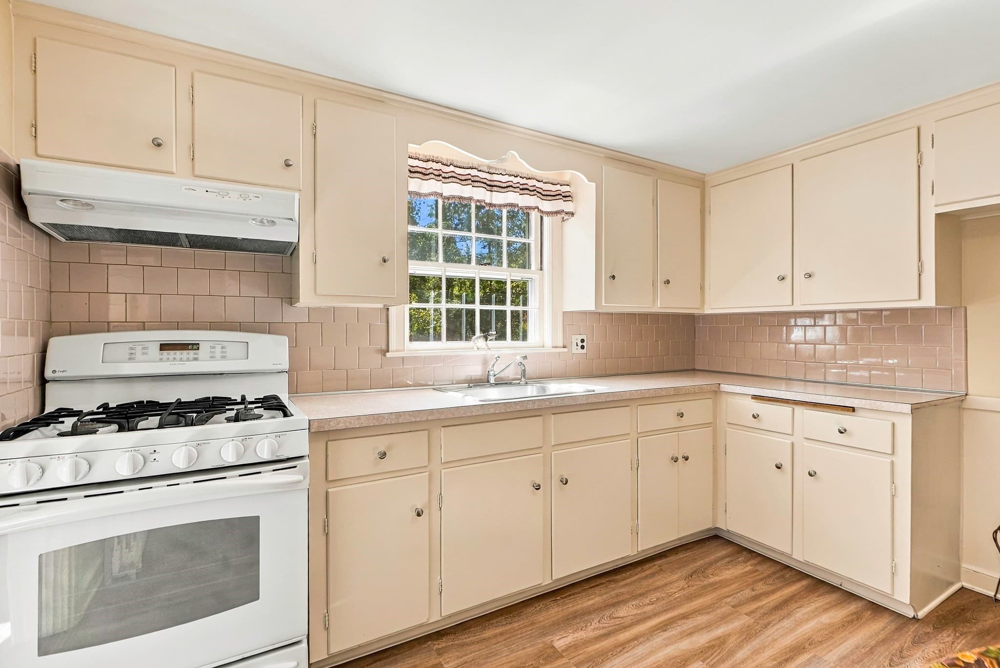 Single Family Residence at 25 Orchard Rd, Natick MA 01760, Natick, photo 12 of 42