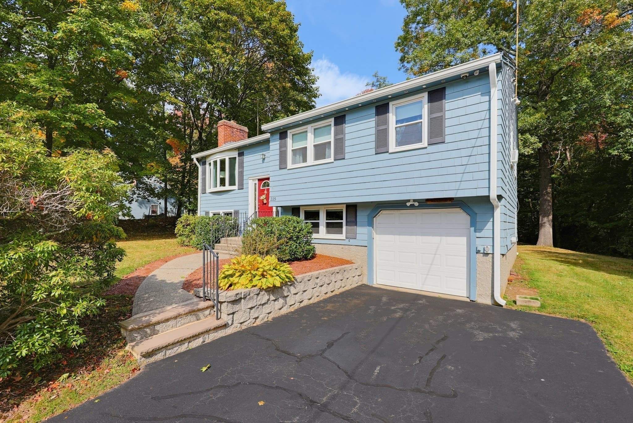 Single Family Residence at 225 Oak, Franklin MA 02038, Franklin, photo 4 of 36