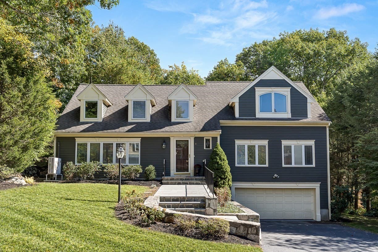 21 Amberwood Dr, Winchester MA 01890