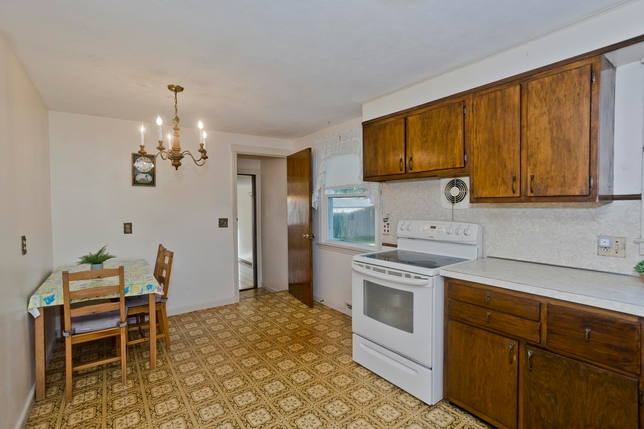 Single Family Residence at 68 Talmadge Dr, Springfield MA 01118, Springfield, photo 12 of 36