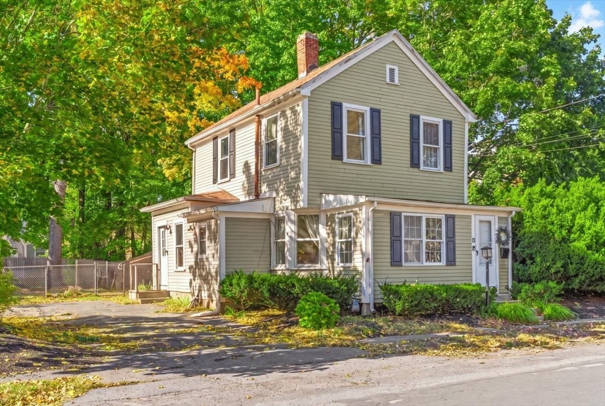 Single Family Residence at 13 Clifford St, Middleboro MA 02324, Middleboro, photo 2 of 30