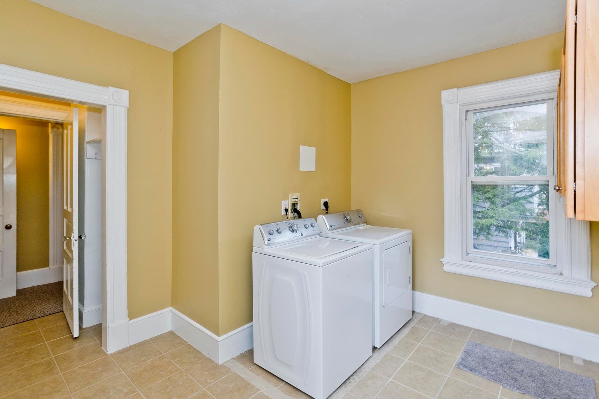 Single Family Residence at 40 Fairfield Ave, Holyoke MA 01040, Holyoke, photo 37 of 42