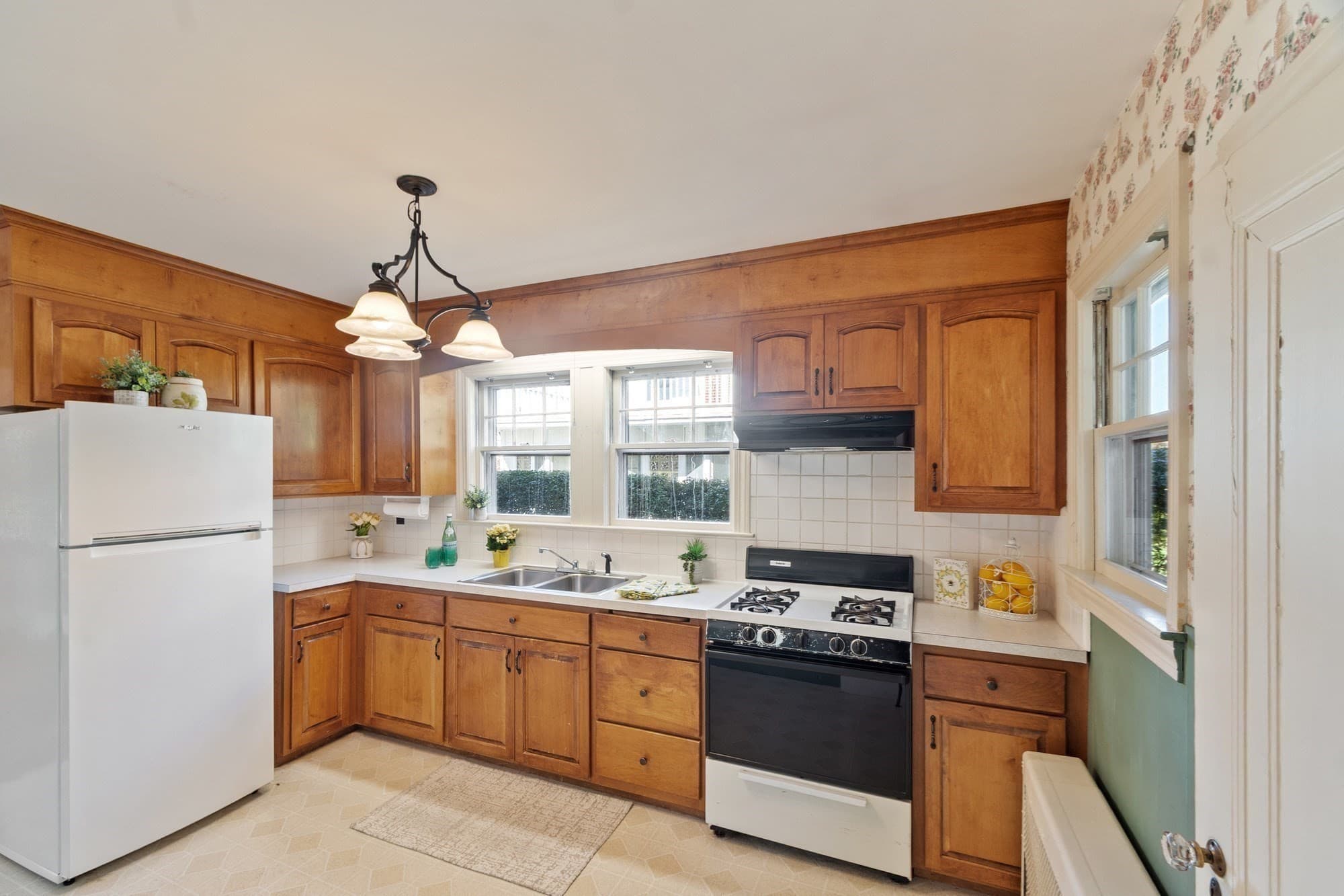 Single Family Residence at 124 Luce Street, Lowell MA 01852, Lowell, photo 11 of 32