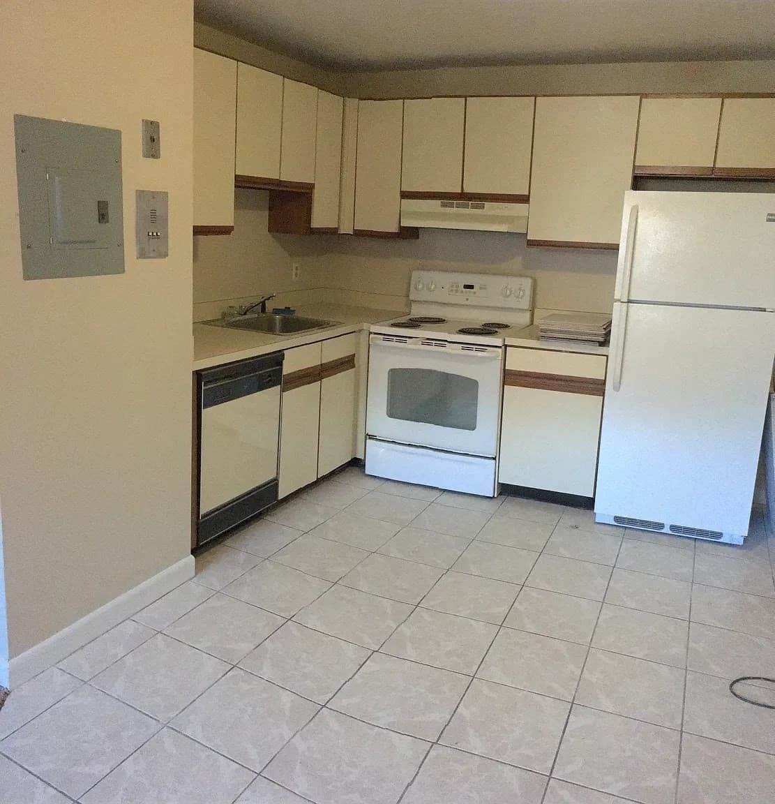 Condominium at 36 Bayview Ter # 1, Danvers MA 01923, photo 5 of 9